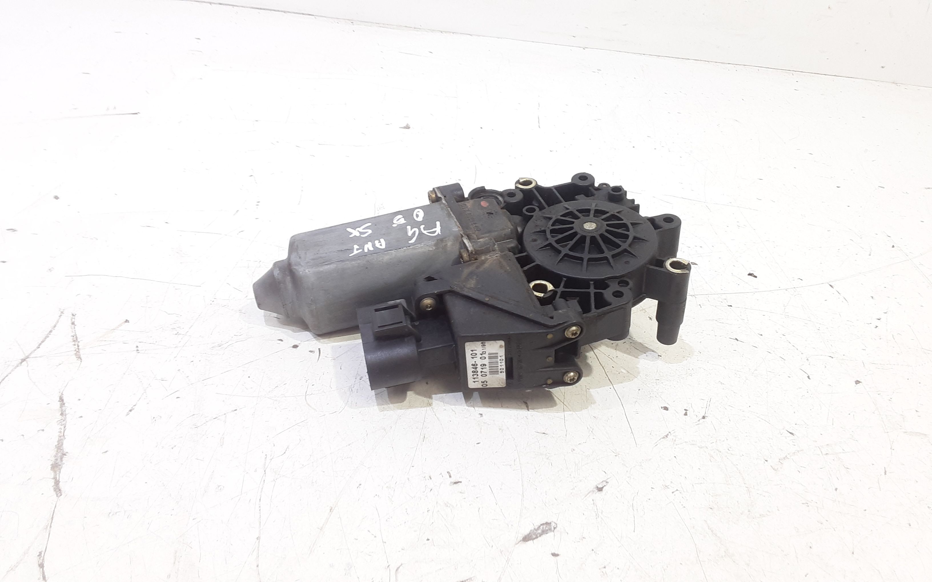 Motorino Alzavetro anteriore Sinistro AUDI A4 Avant (8D) (97>00)