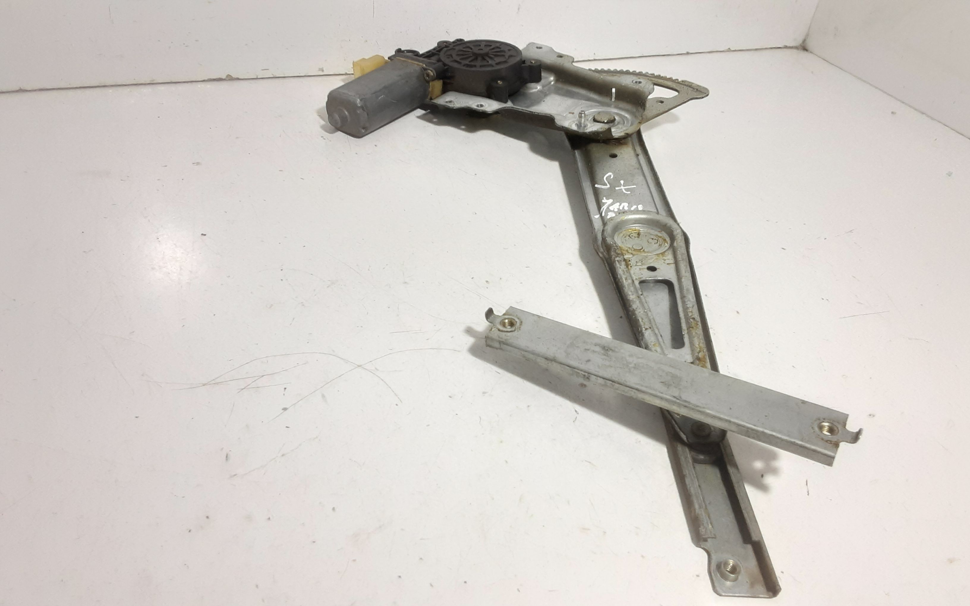 Cremagliera anteriore sinistra Guida TOYOTA Yaris Serie (05>08)