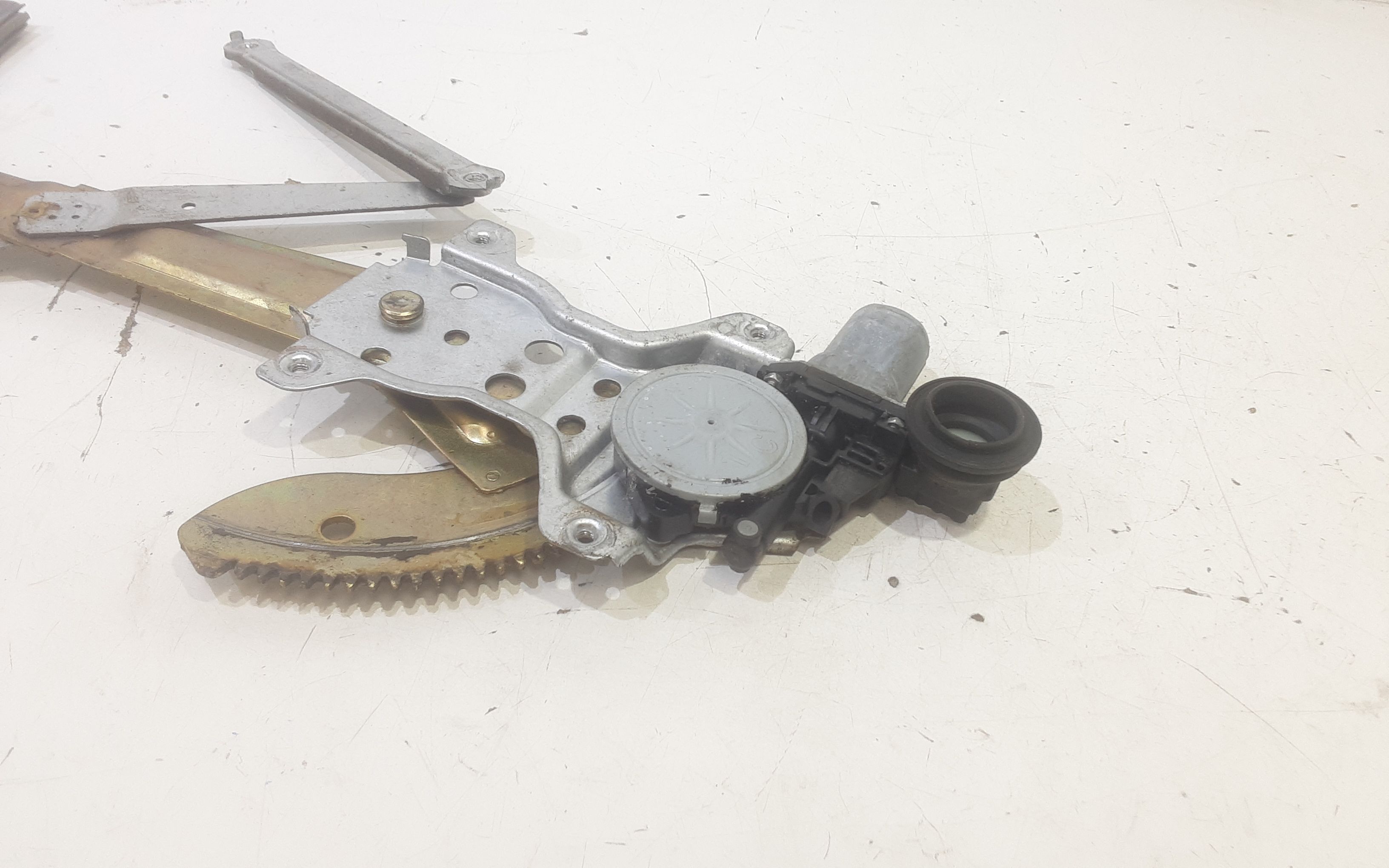 Cremagliera anteriore sinistra Guida SUZUKI Swift 4 Serie (04>10)