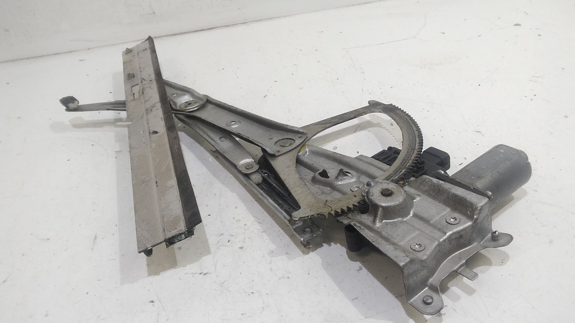 Cremagliera anteriore sinistra Guida OPEL Astra H Berlina