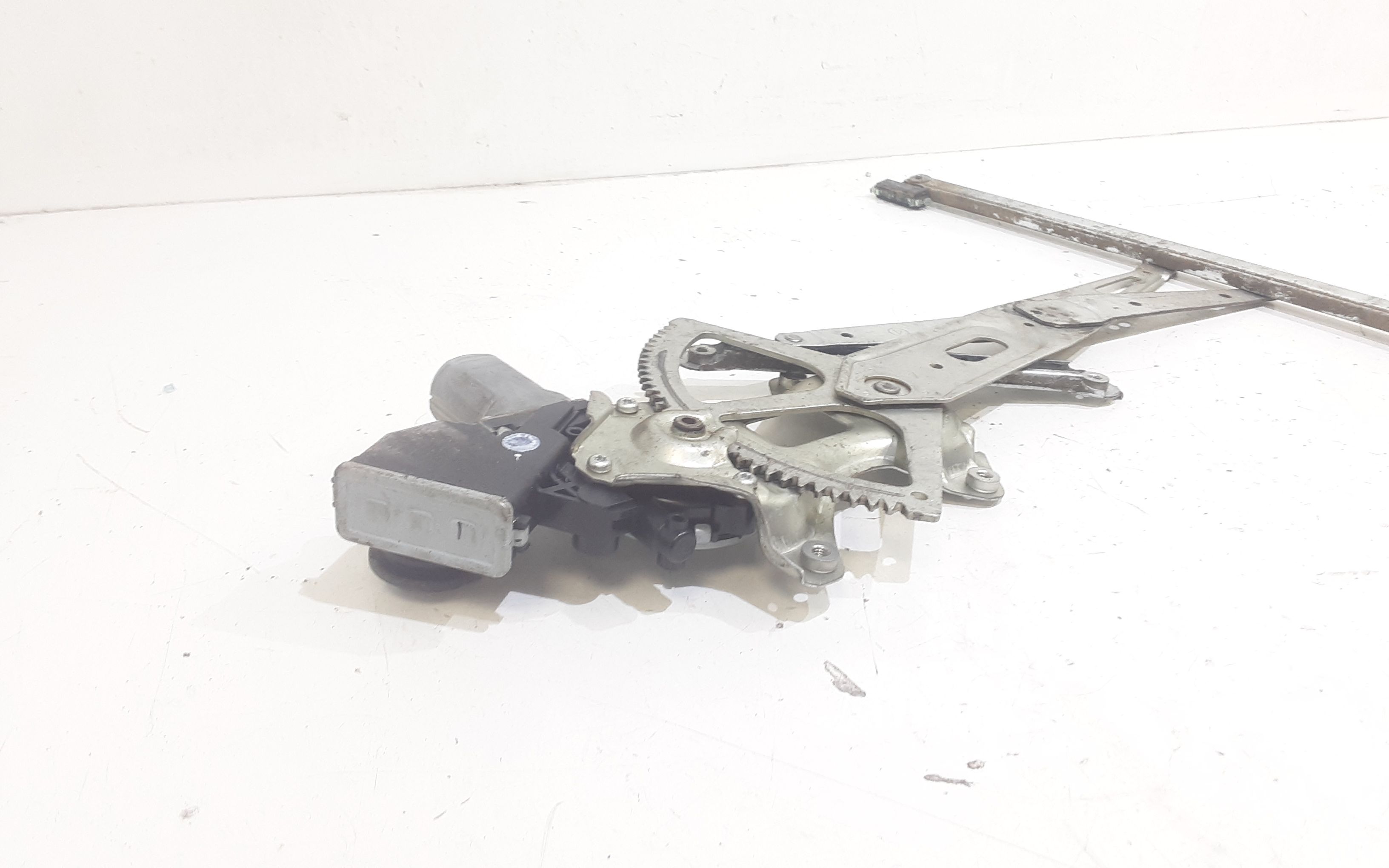 Cremagliera anteriore sinistra Guida TOYOTA Yaris Serie (05>08)