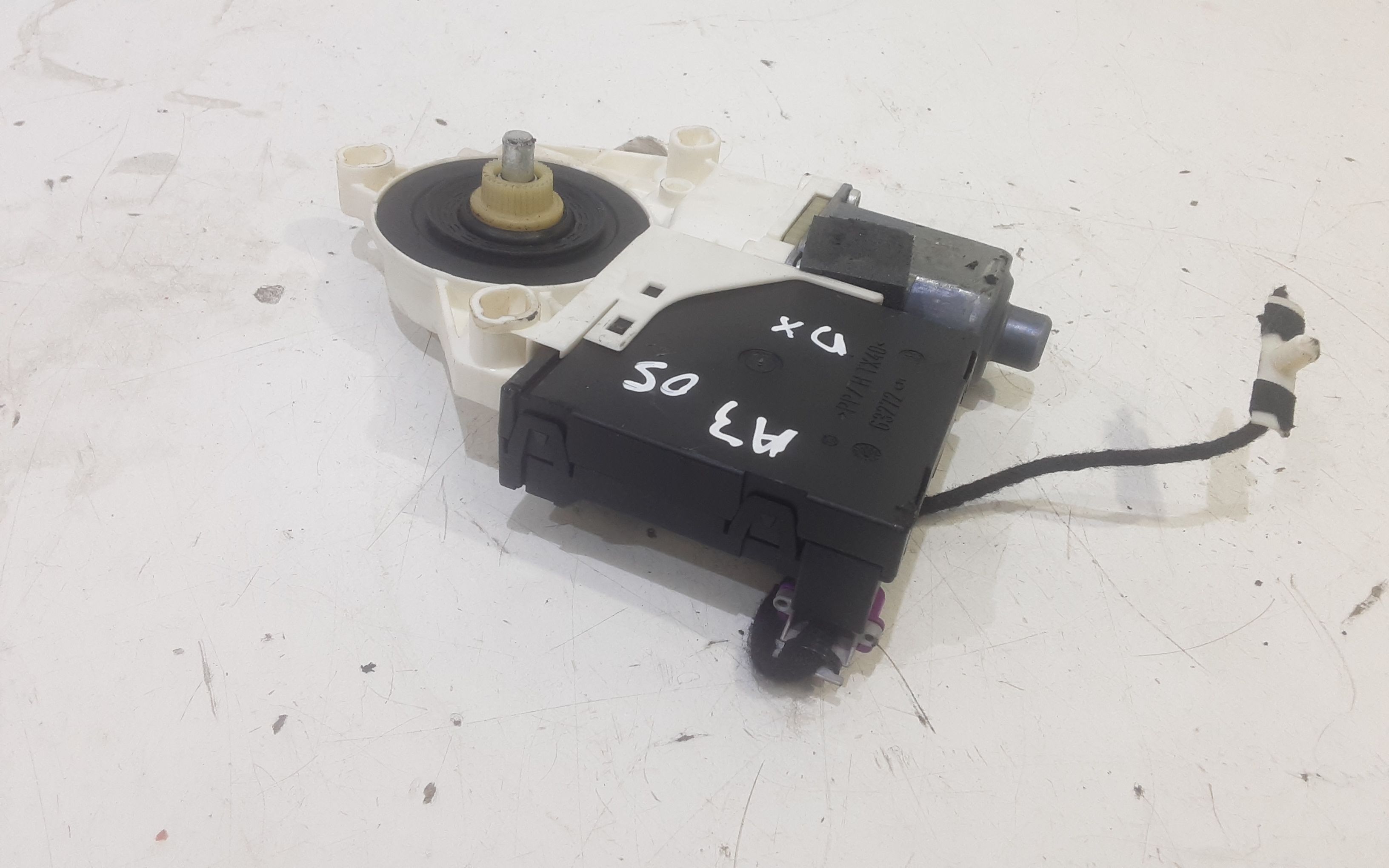 Motorino Alzavetro anteriore destra AUDI A3 Serie (8P1) (03>05)