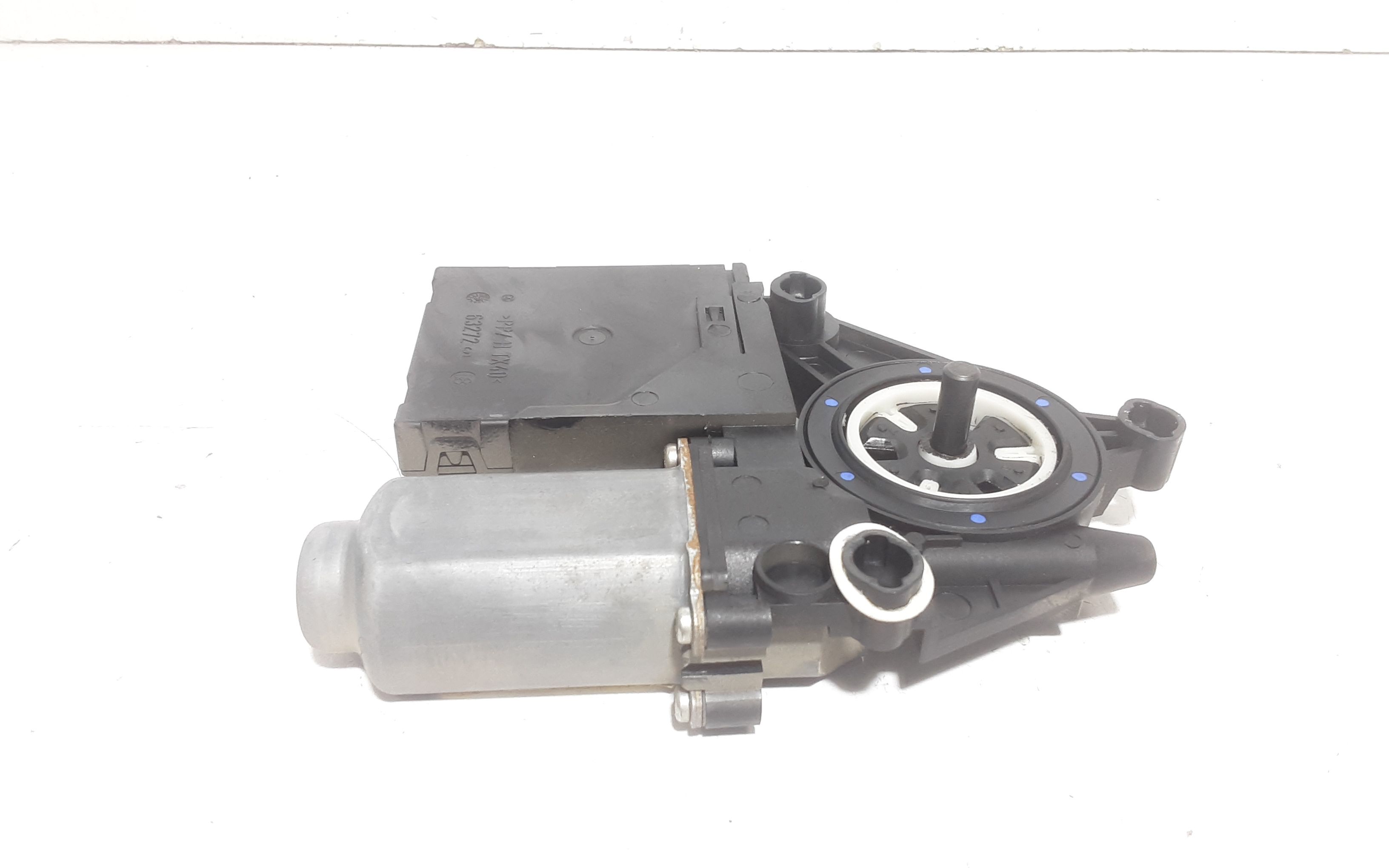 Motorino Alzavetro anteriore destra VOLKSWAGEN Touran 1 Serie