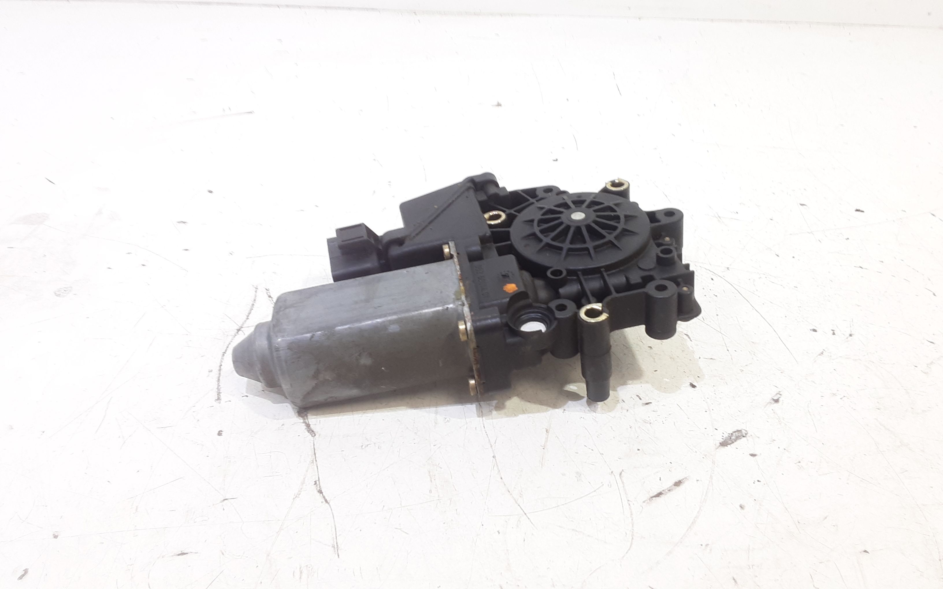 Motorino Alzavetro anteriore destra AUDI A4 Avant (8D) (97>00)