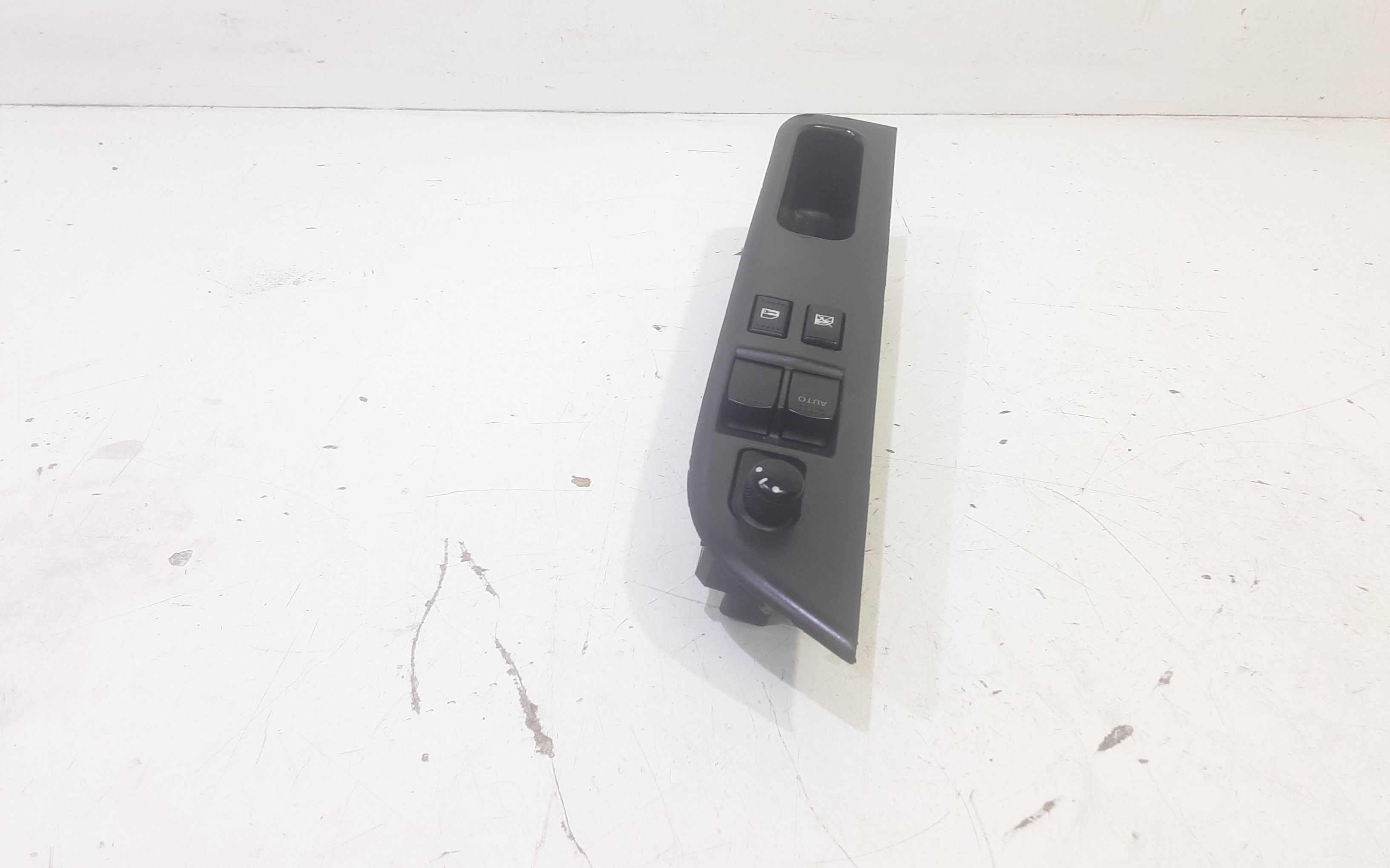 Pulsantiera anteriore sinistra Guida SUZUKI Swift 4 Serie (04>10)