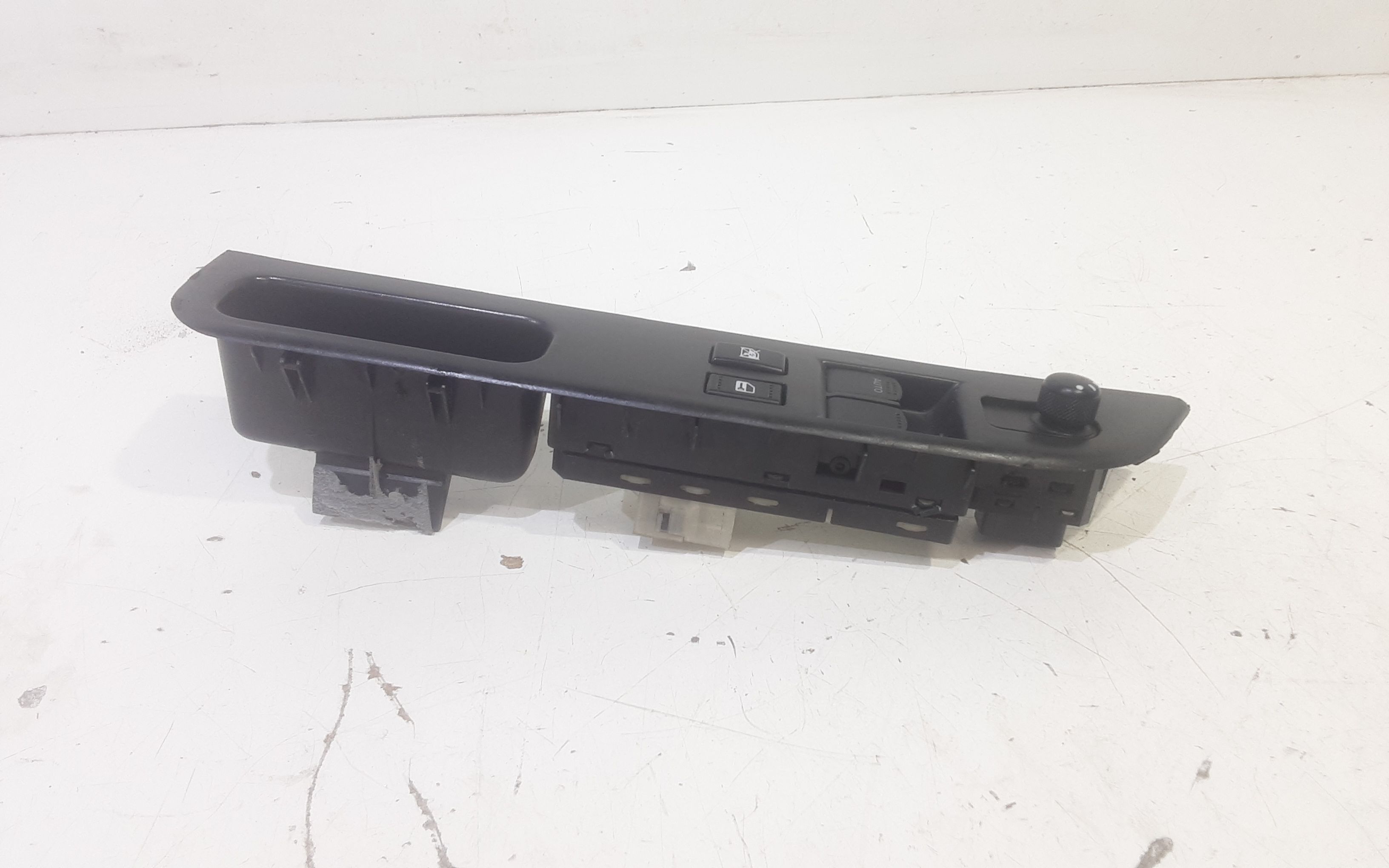 Pulsantiera anteriore sinistra Guida SUZUKI Swift 4 Serie (04>10)