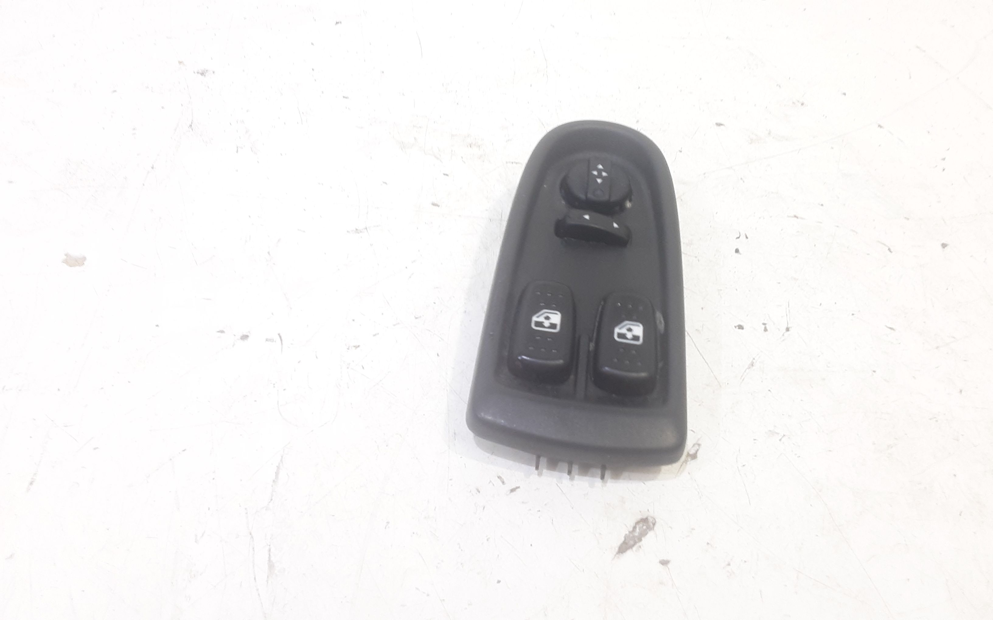 Pulsantiera anteriore sinistra Guida IVECO Daily 4 Serie