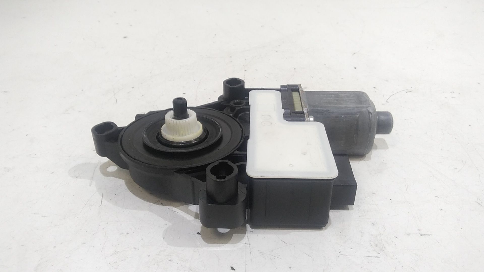 Motorino Alzavetro posteriore destra VOLKSWAGEN Golf Serie VIII (19>)