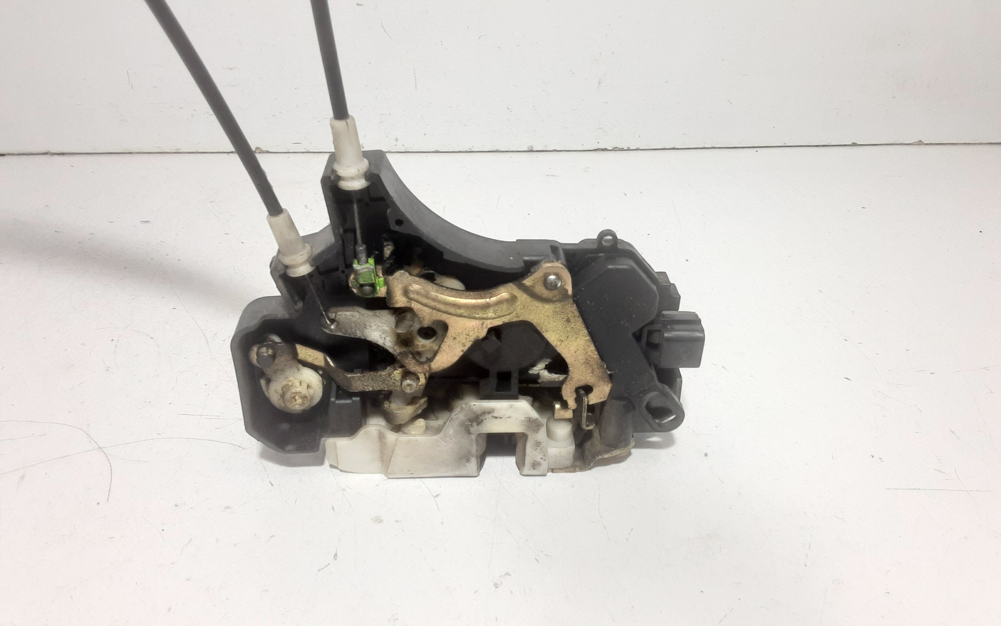 Serratura Anteriore Sinistra MITSUBISHI Colt Serie 5P (Z) (06>12)