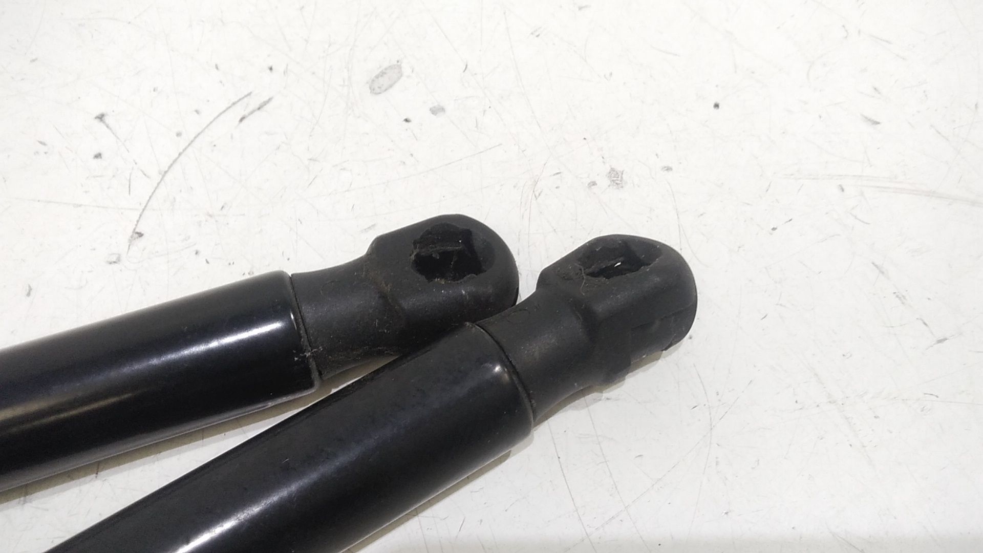 Pistoncini cofano Post. VOLKSWAGEN T-CROSS Serie (19>)