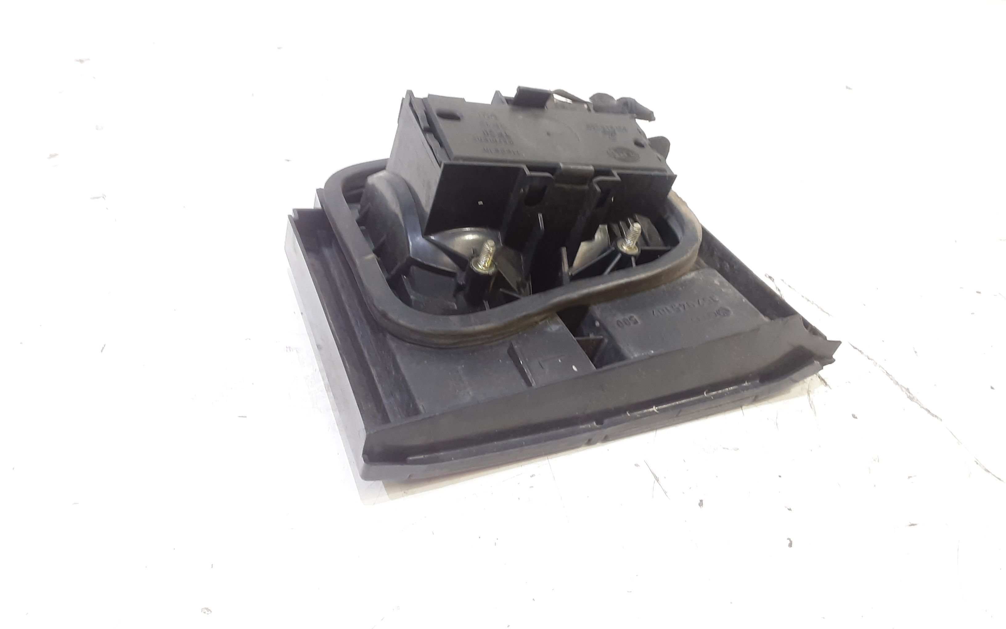 Stop Posteriore Sinistro Integrato nel Portello VOLKSWAGEN Passat Berlina 2 Serie