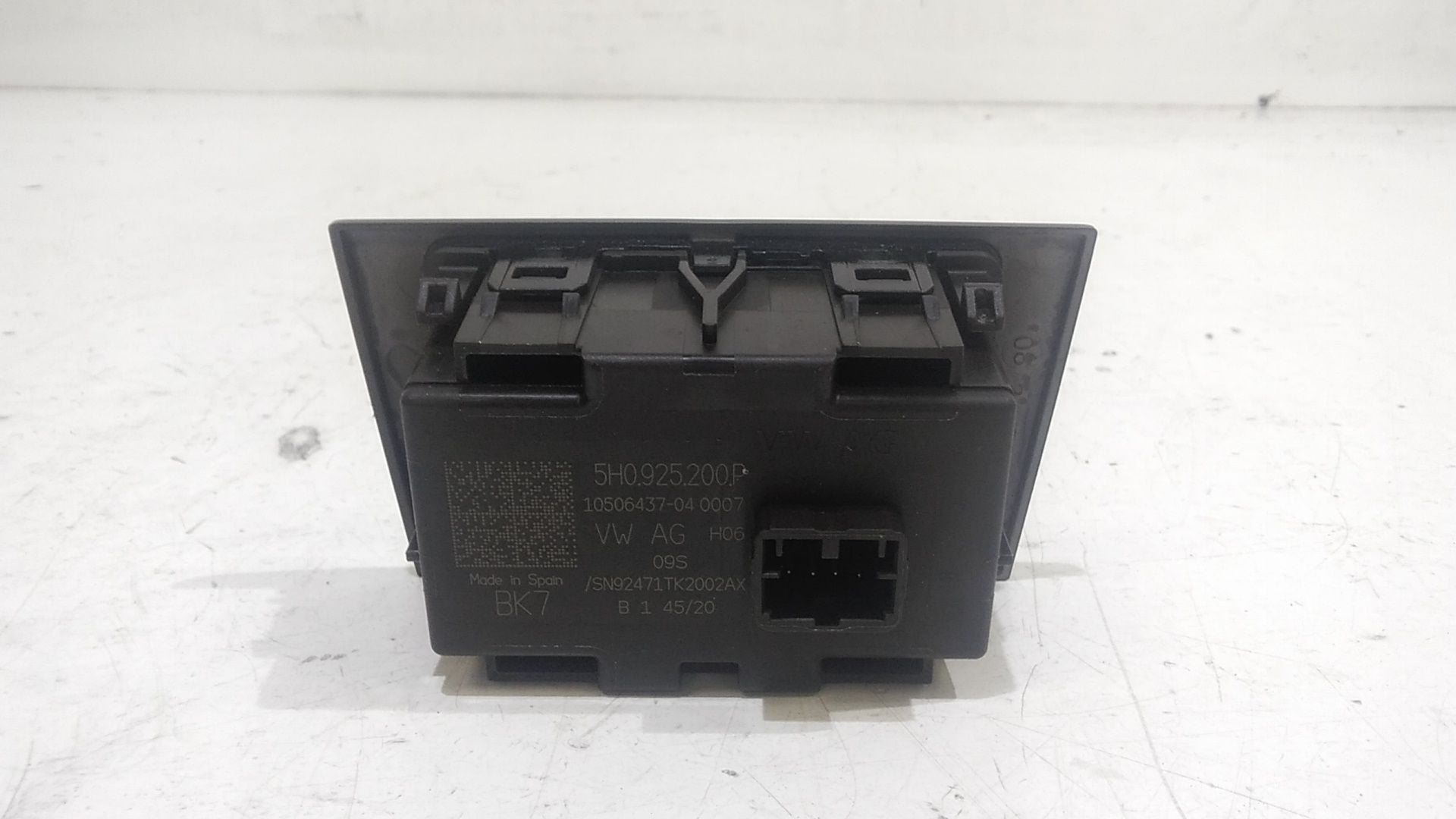 Pulsante luci di emergenza VOLKSWAGEN Golf Serie VIII (19>)