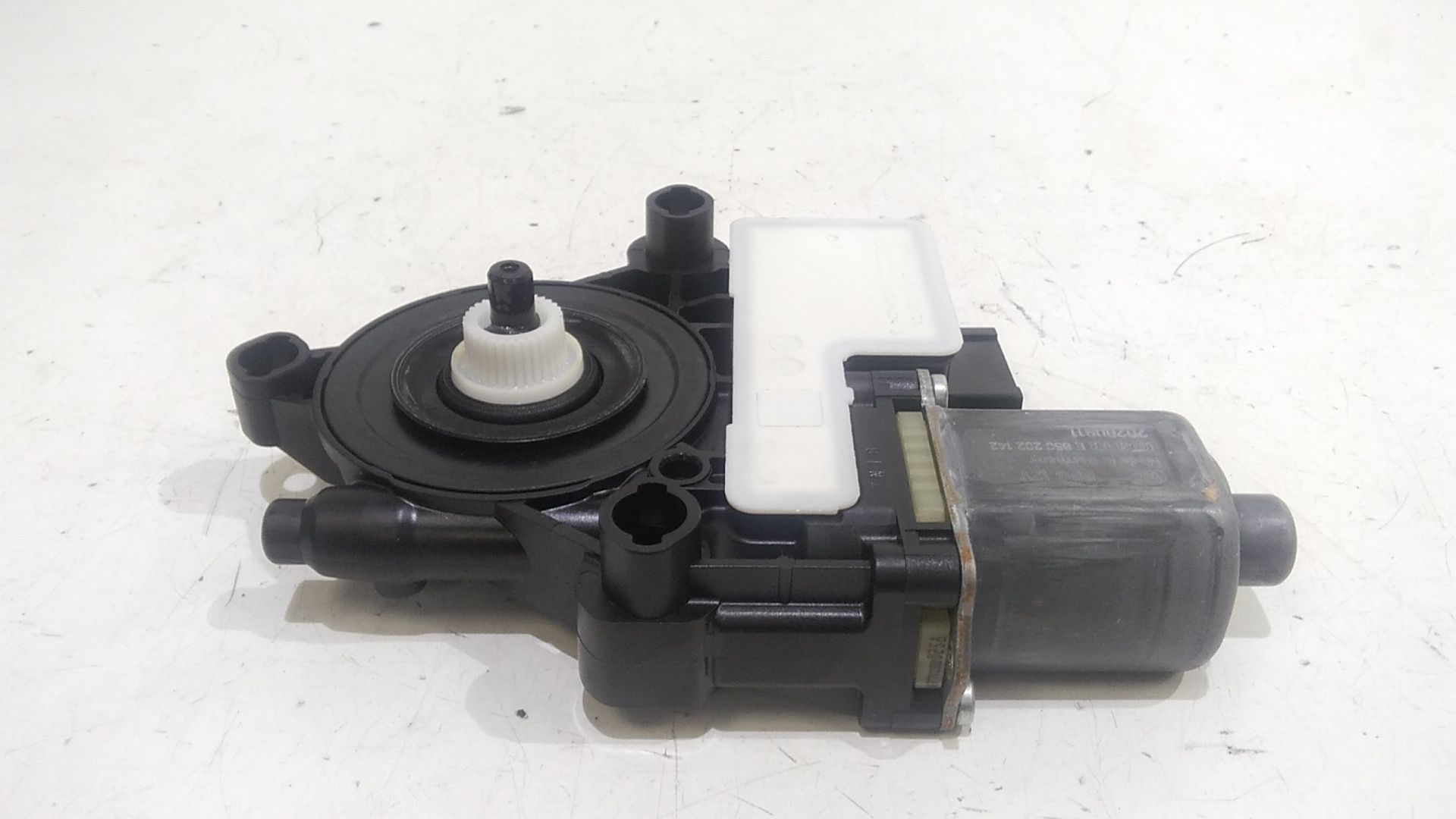 Motorino Alzavetro posteriore Sinistro VOLKSWAGEN Golf Serie VIII (19>)