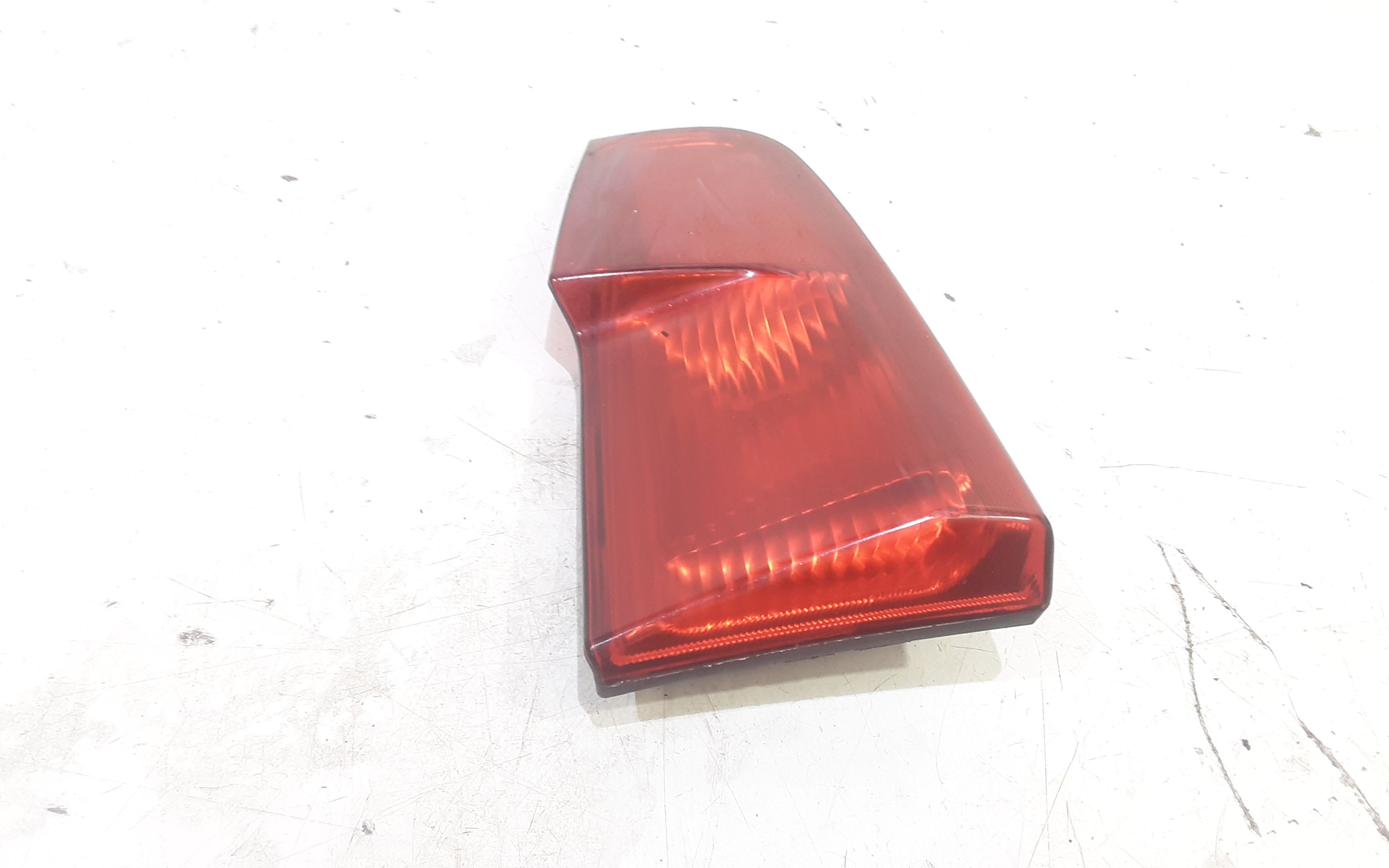 Catarifrangente riflettore portellone DX passegg. FIAT Punto Berlina 3P 3 Serie