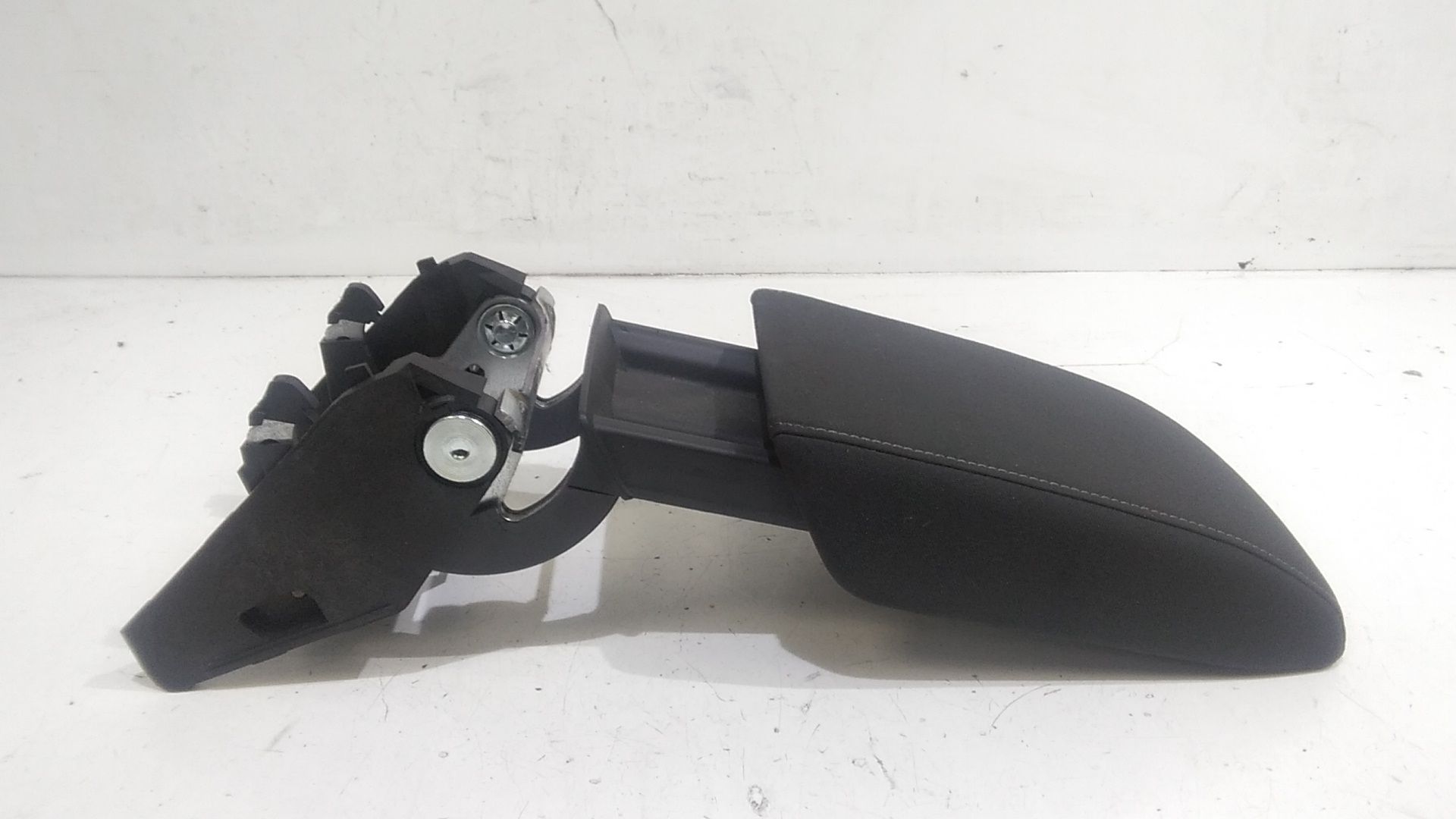 Bracciolo centrale VOLKSWAGEN Golf Serie VIII (19>)