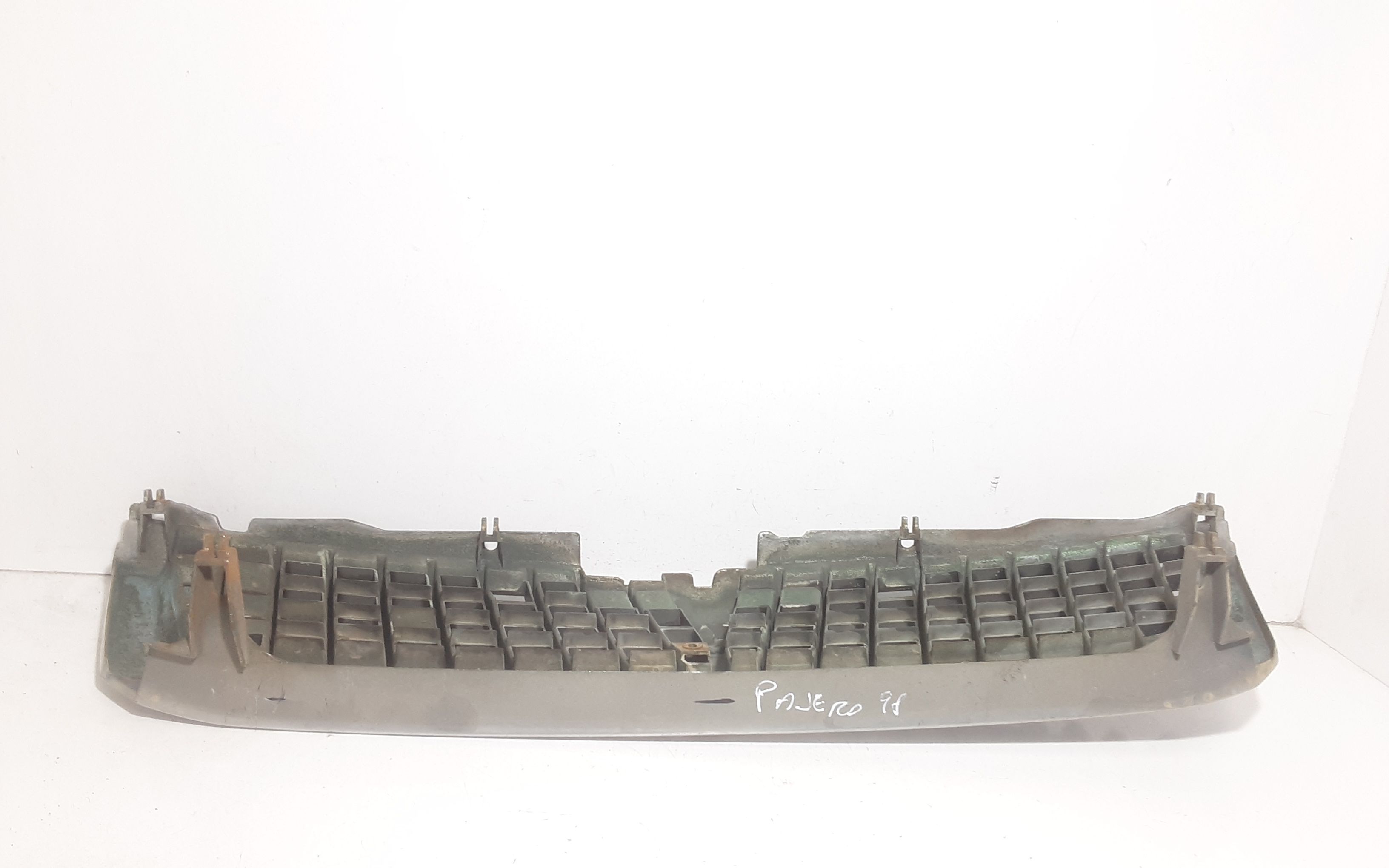 Mascherina anteriore MITSUBISHI Pajero 2 Serie