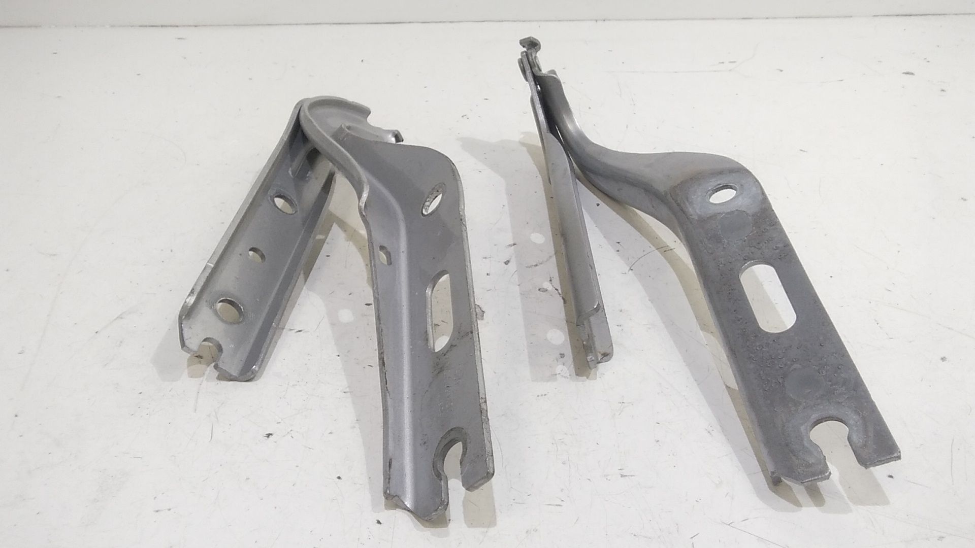 Cerniere cofano anteriore dx e sx VOLKSWAGEN T-CROSS Serie (19>)