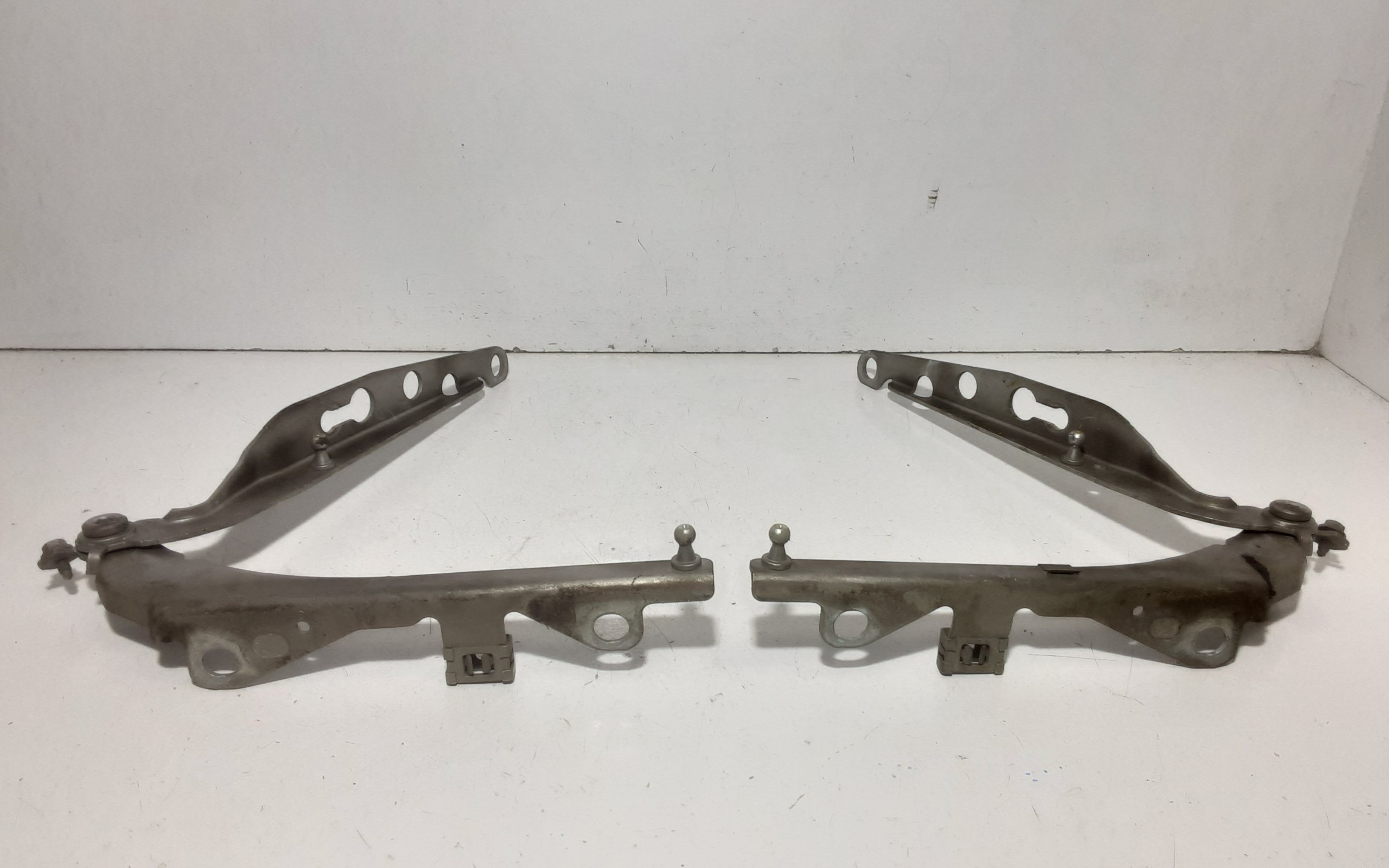 Cerniere cofano anteriore dx e sx VOLVO S60 1 Serie