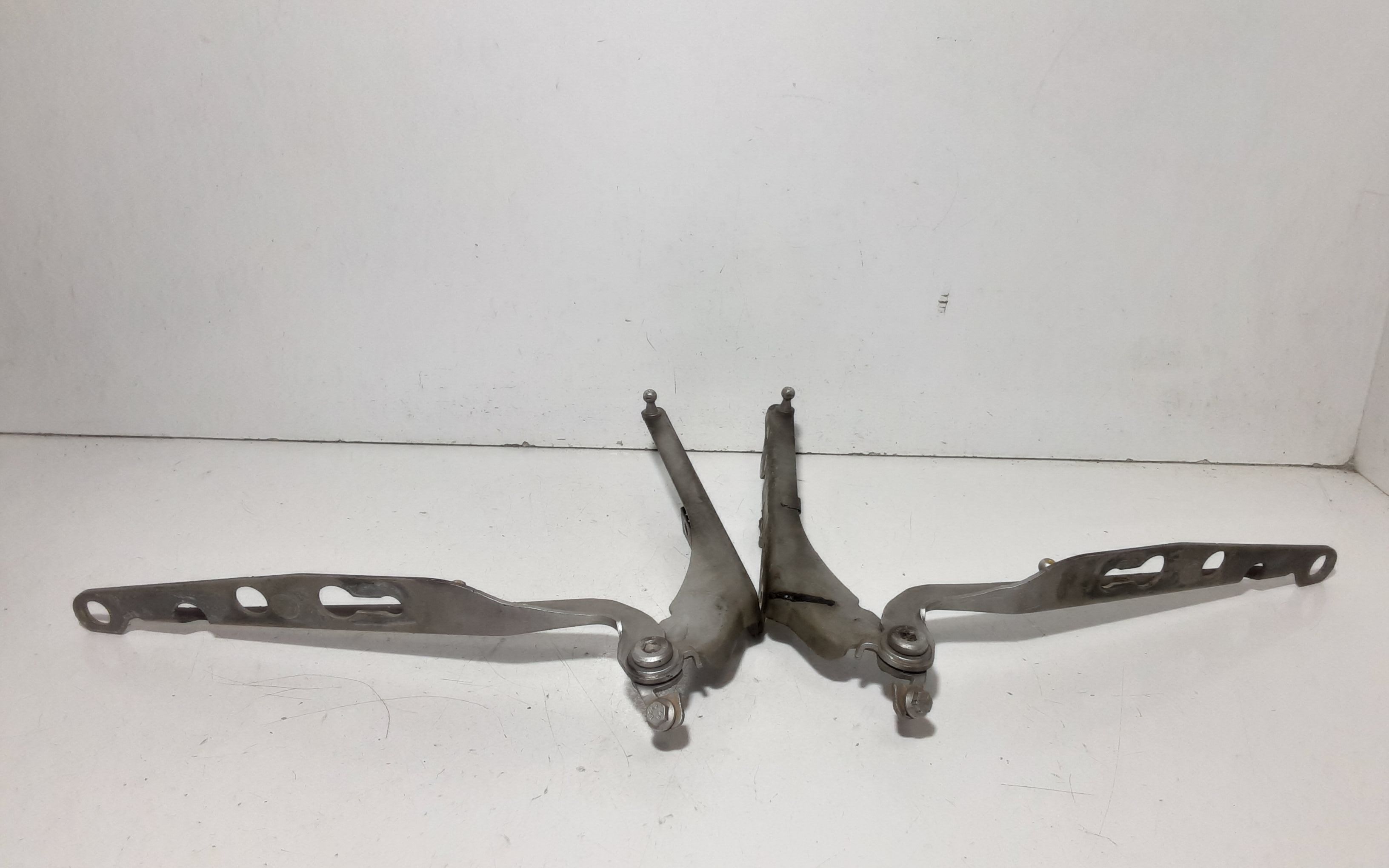 Cerniere cofano anteriore dx e sx VOLVO S60 1 Serie