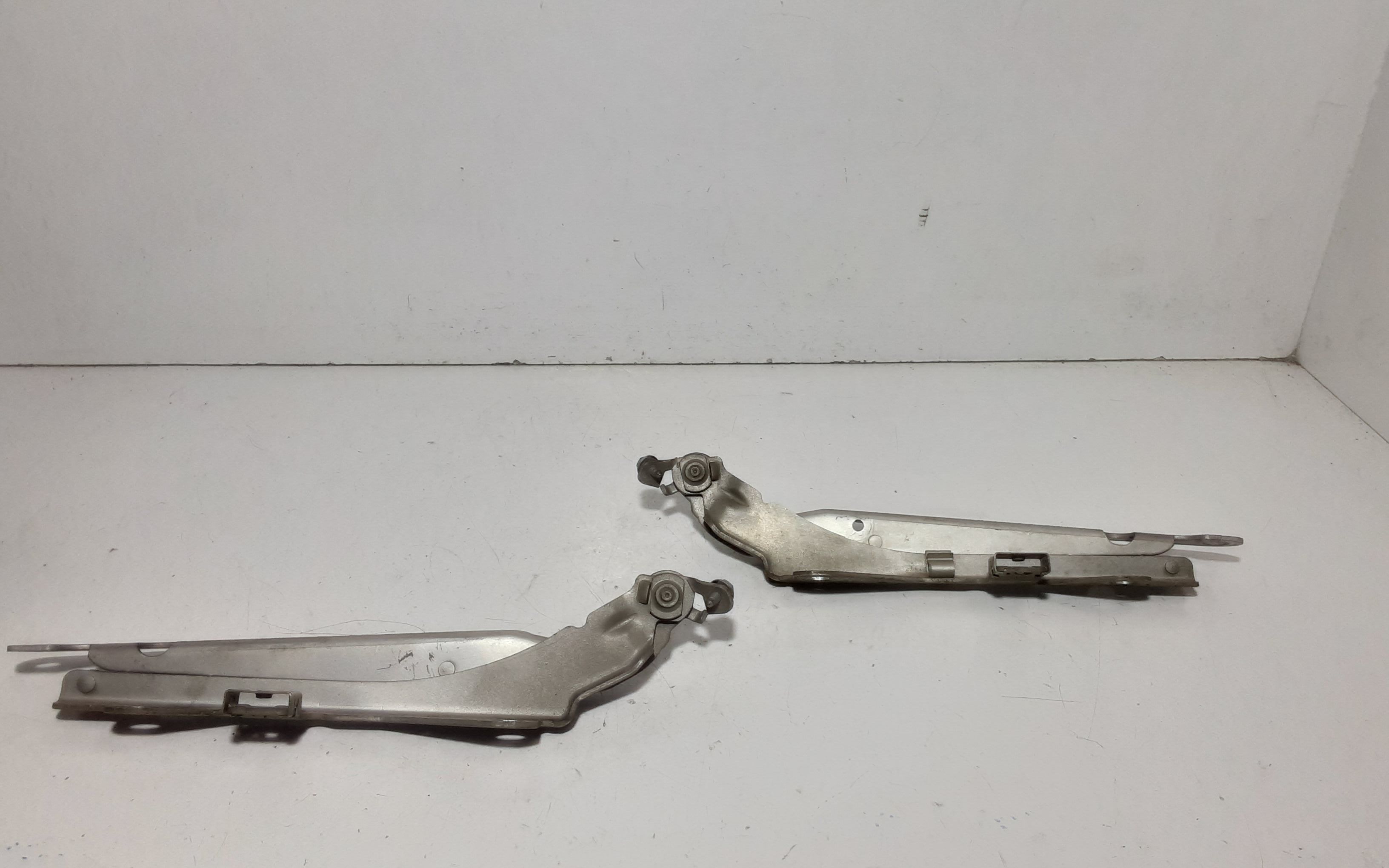 Cerniere cofano anteriore dx e sx VOLVO S60 1 Serie