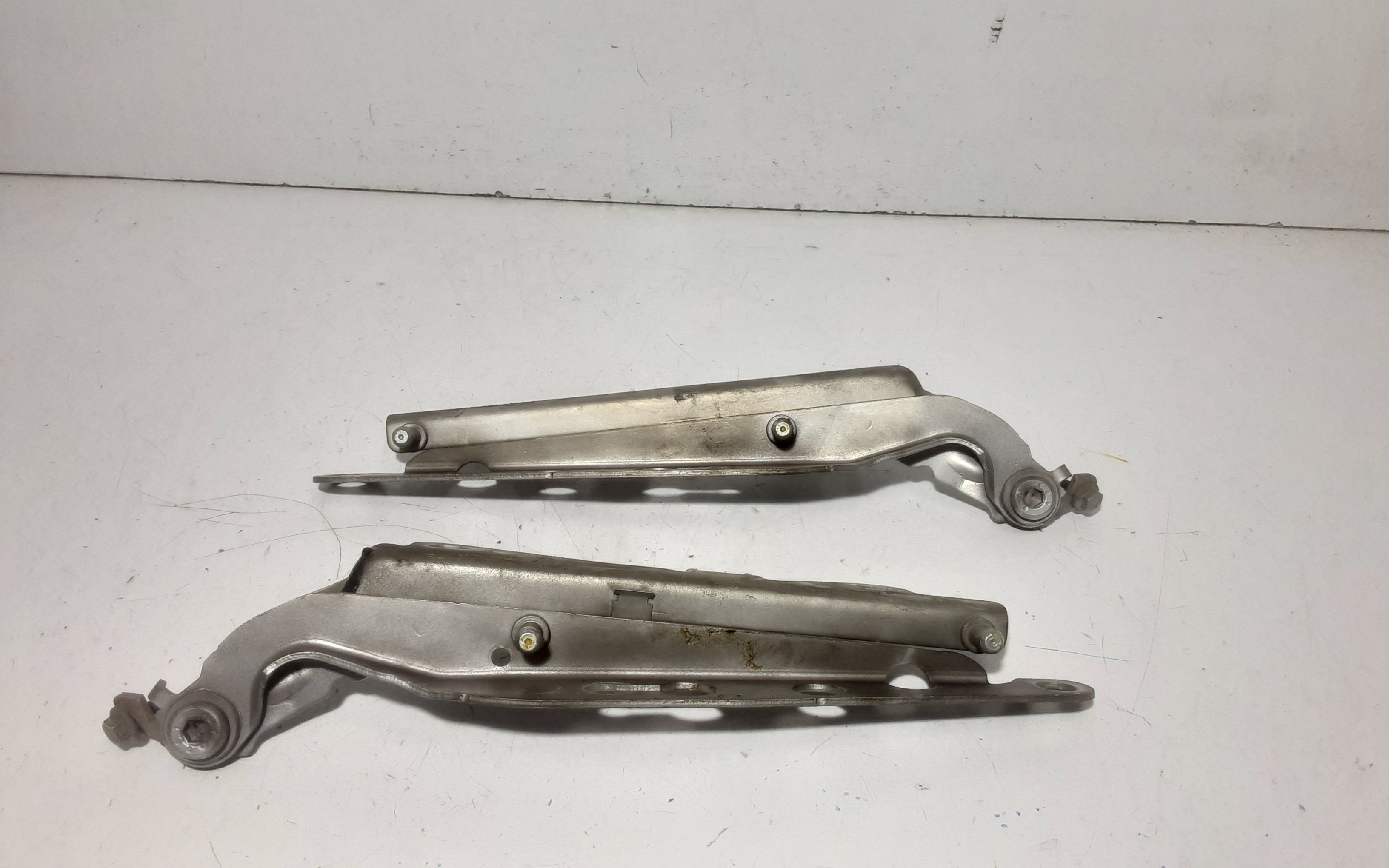 Cerniere cofano anteriore dx e sx VOLVO S60 1 Serie