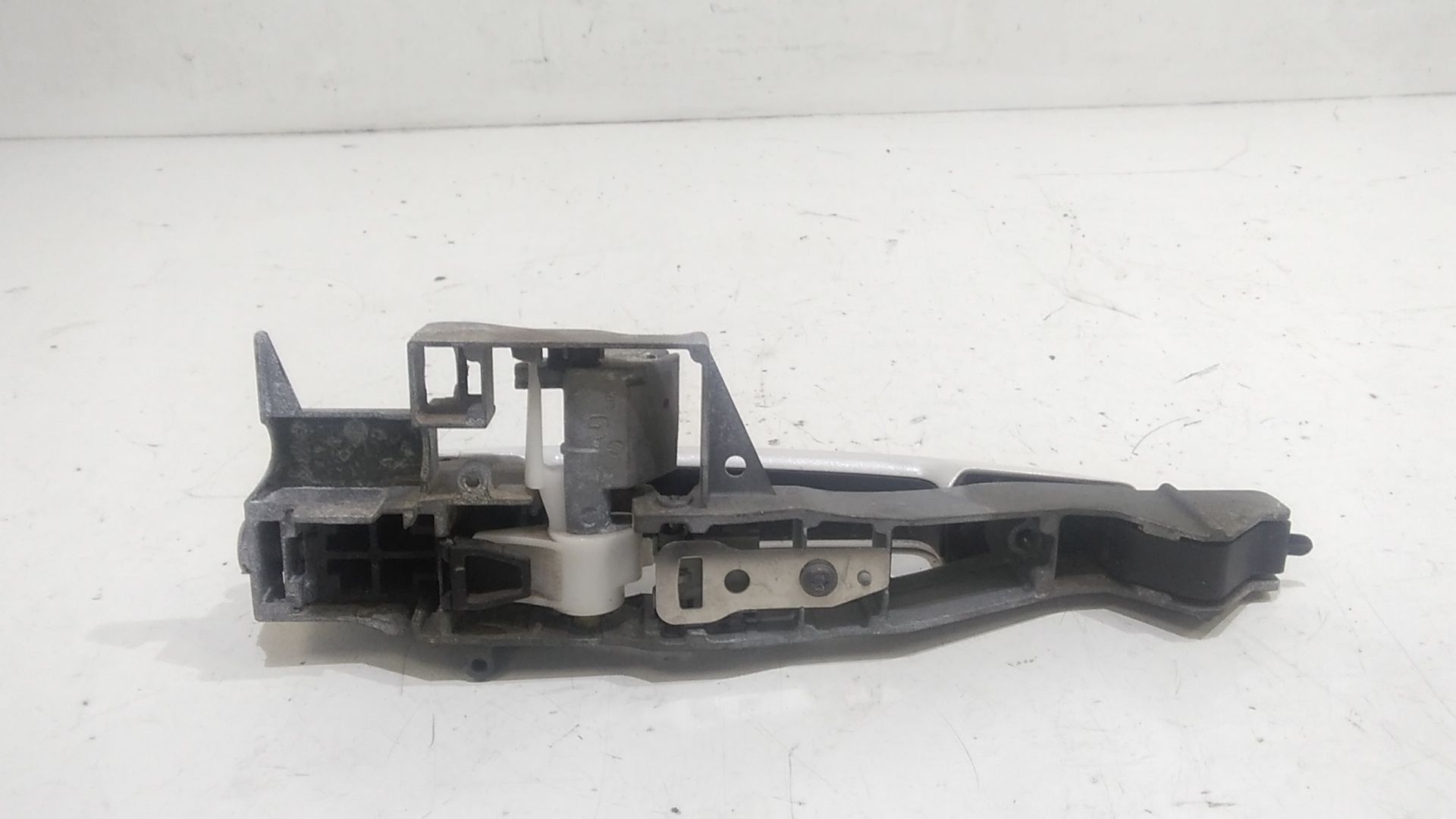 Maniglia esterna Posteriore Sinistra PEUGEOT 3008 Serie (09>16)