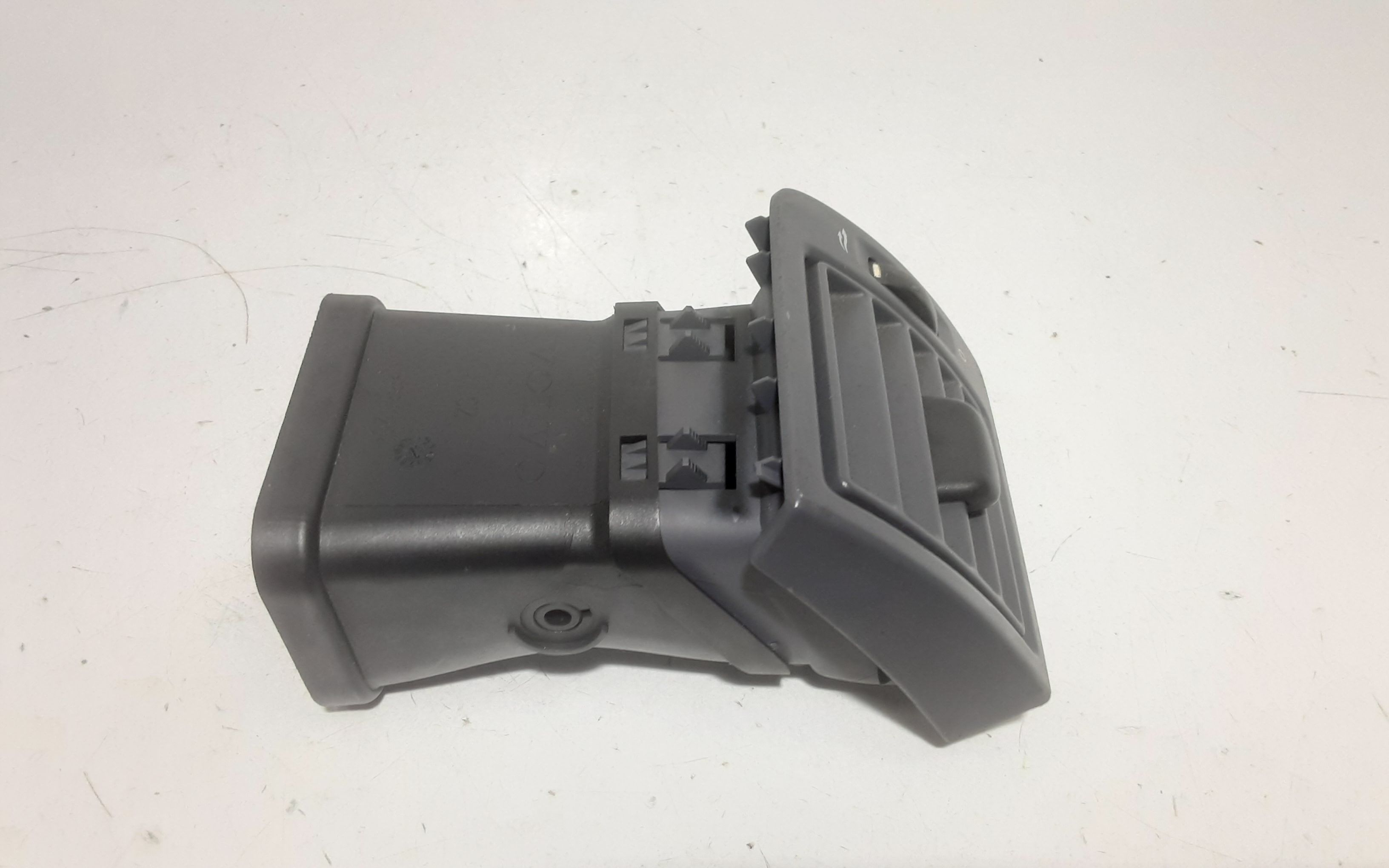 Bocchetta aria cruscotto lato guida VOLVO V50 1 Serie