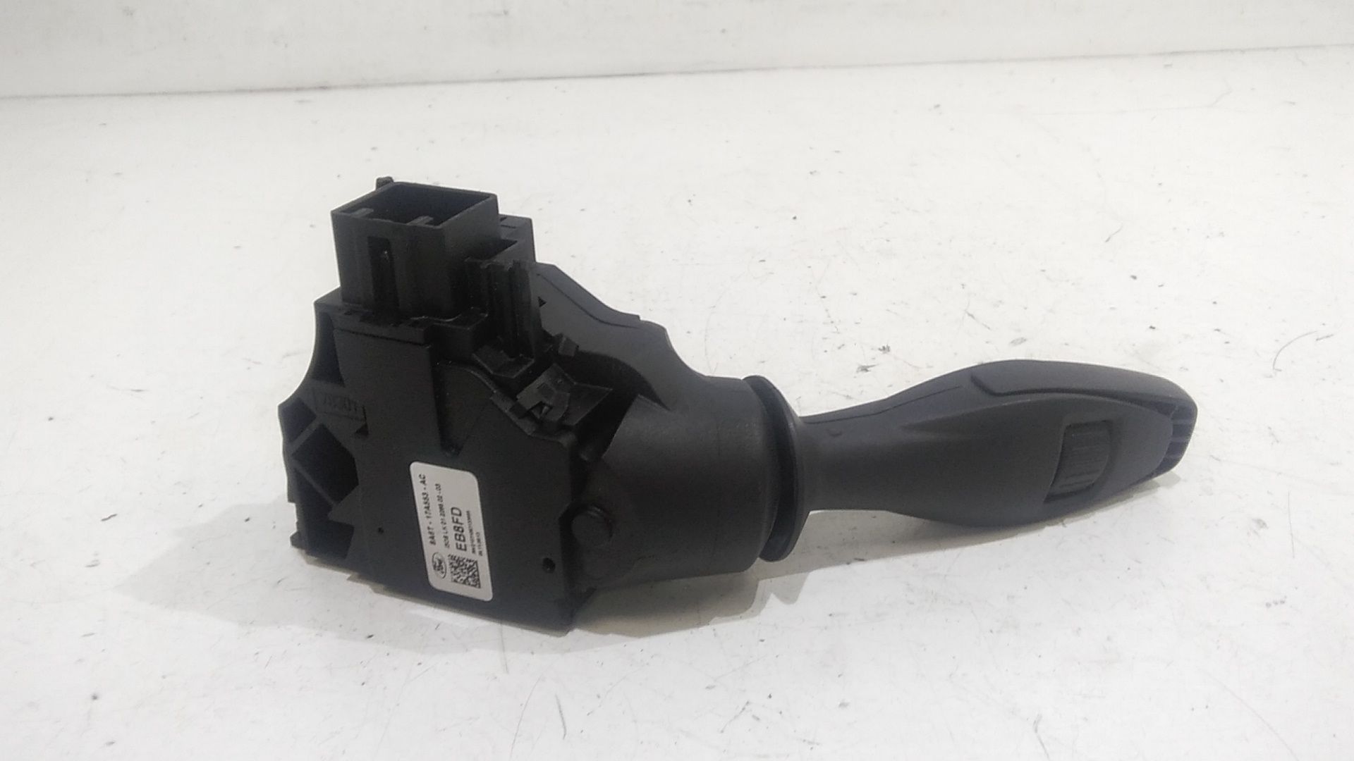 Devioluci destro FORD Fiesta 6 Serie