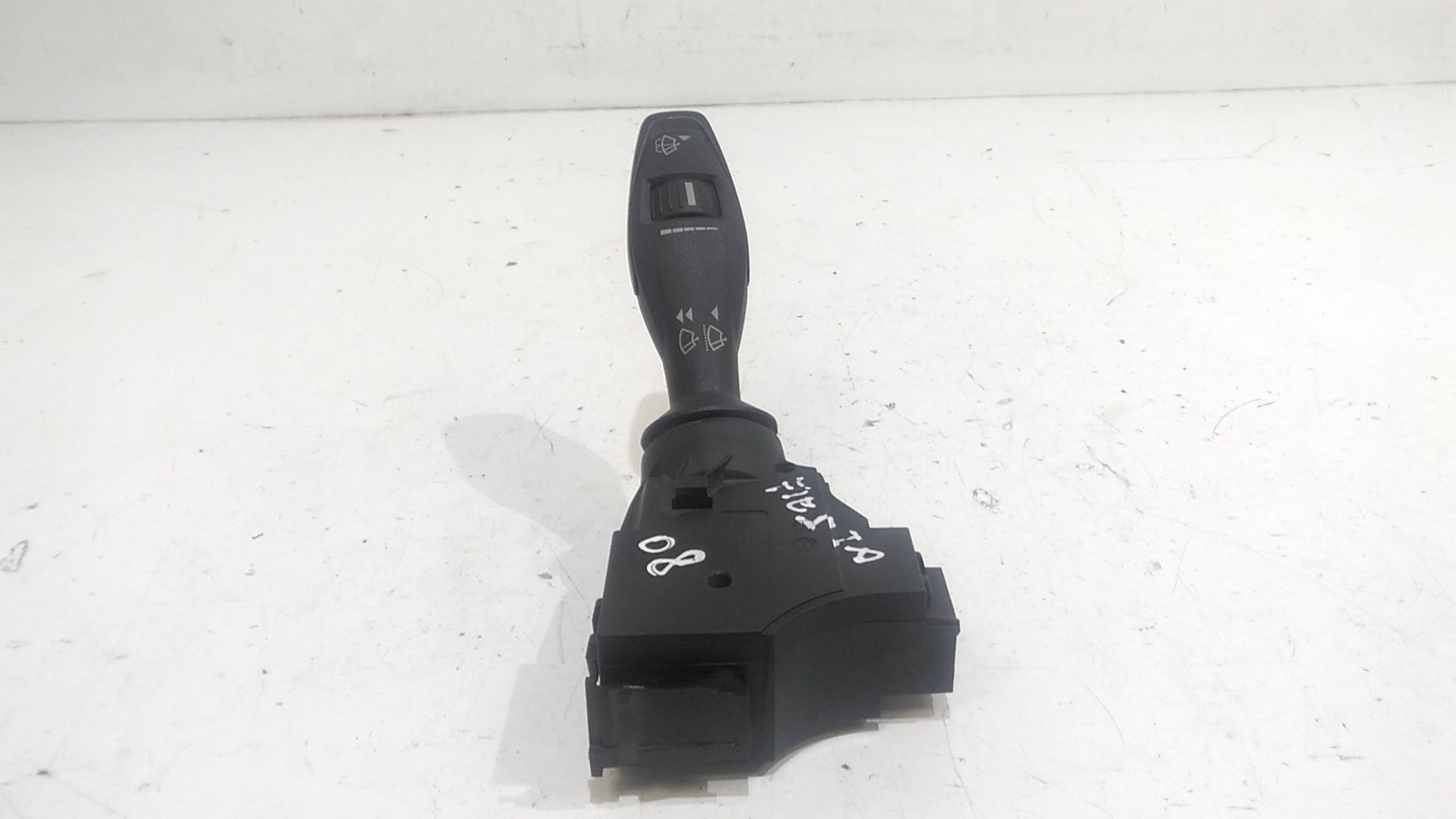 Devioluci destro FORD Fiesta 6 Serie