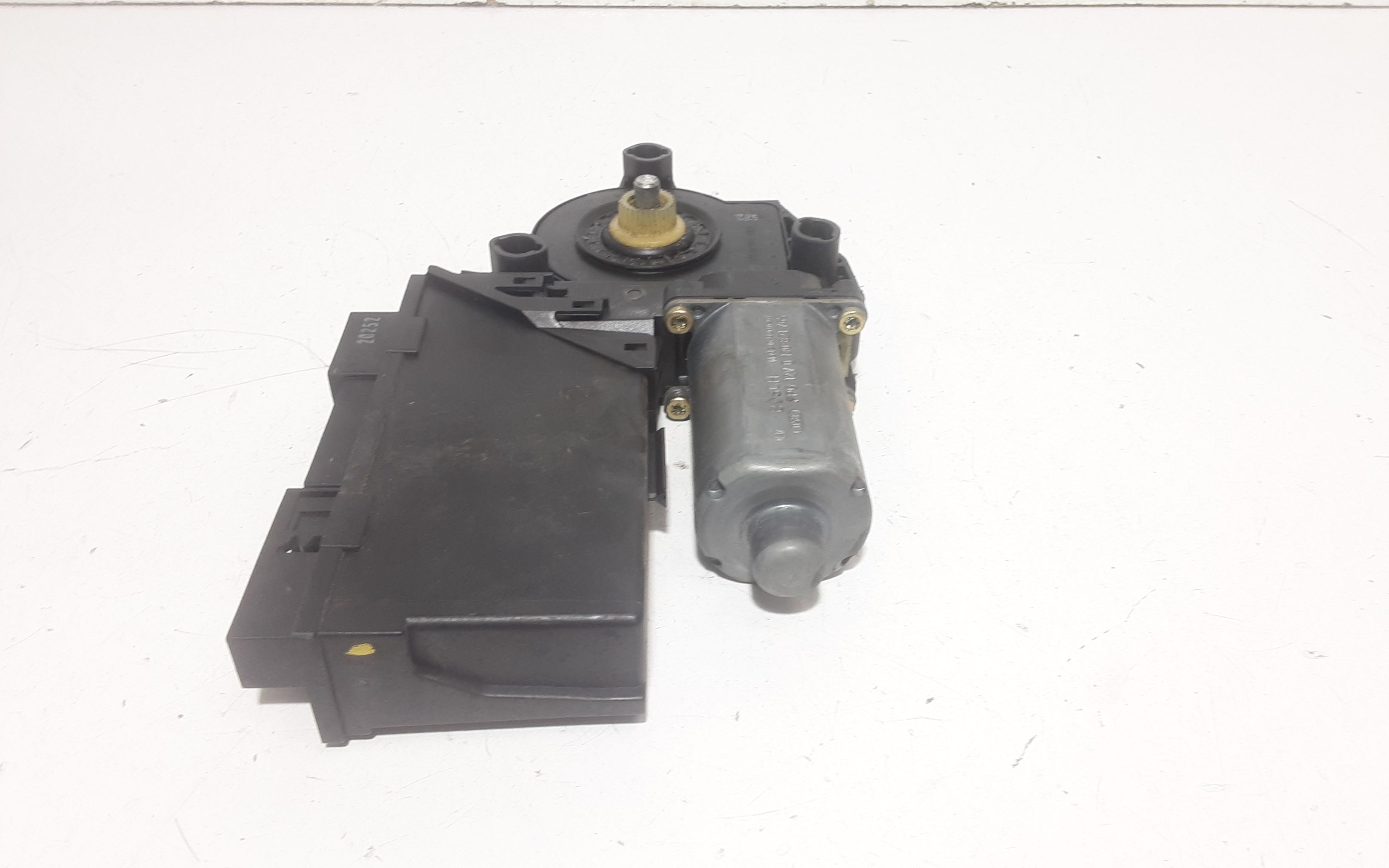 Motorino Alzavetro anteriore Sinistro AUDI A4 Avant (8ED) (04>08)