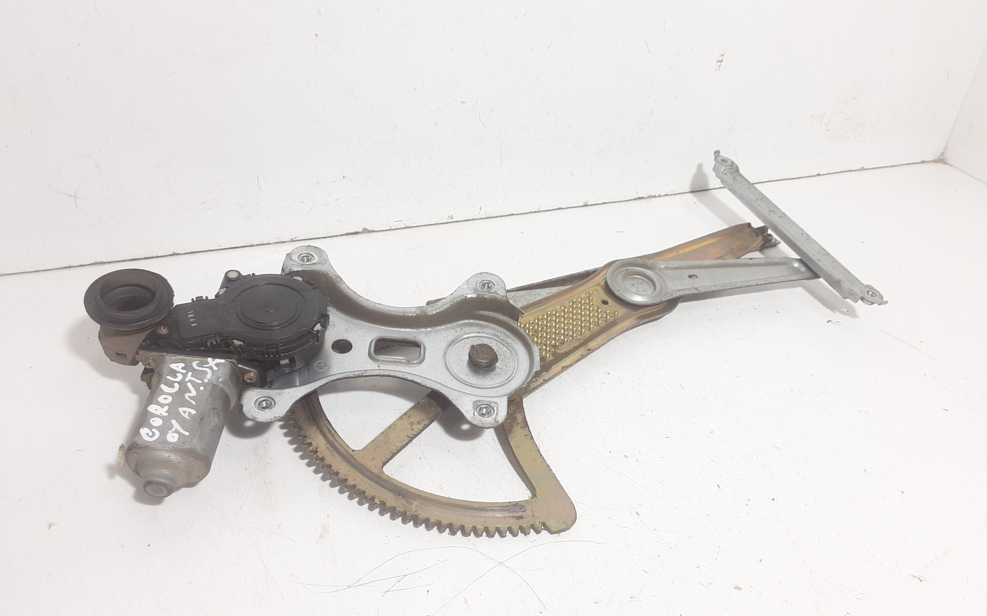 Cremagliera anteriore sinistra Guida TOYOTA Corolla Berlina 2 Serie