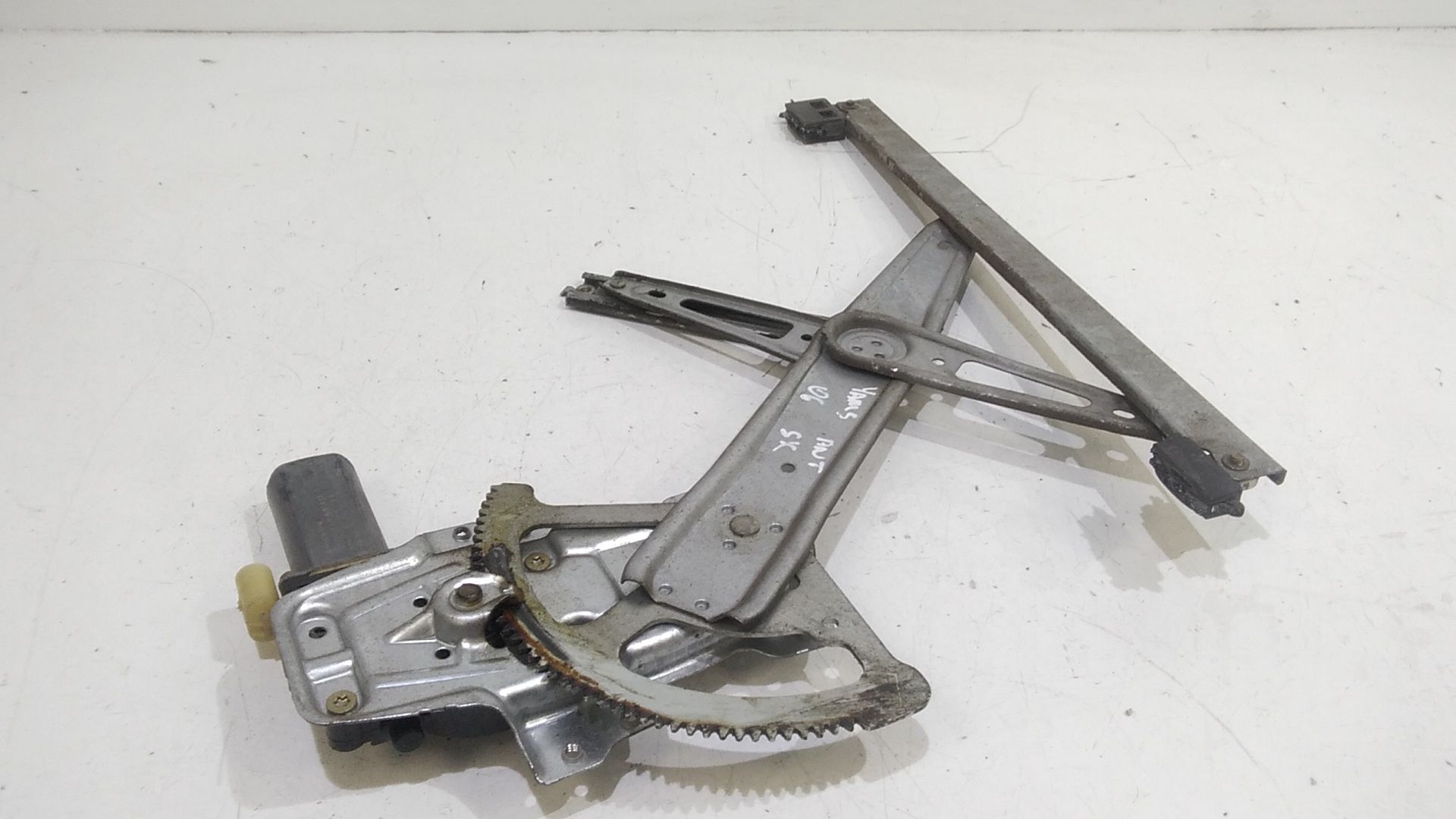 Cremagliera anteriore sinistra Guida TOYOTA Yaris Serie (05>08)