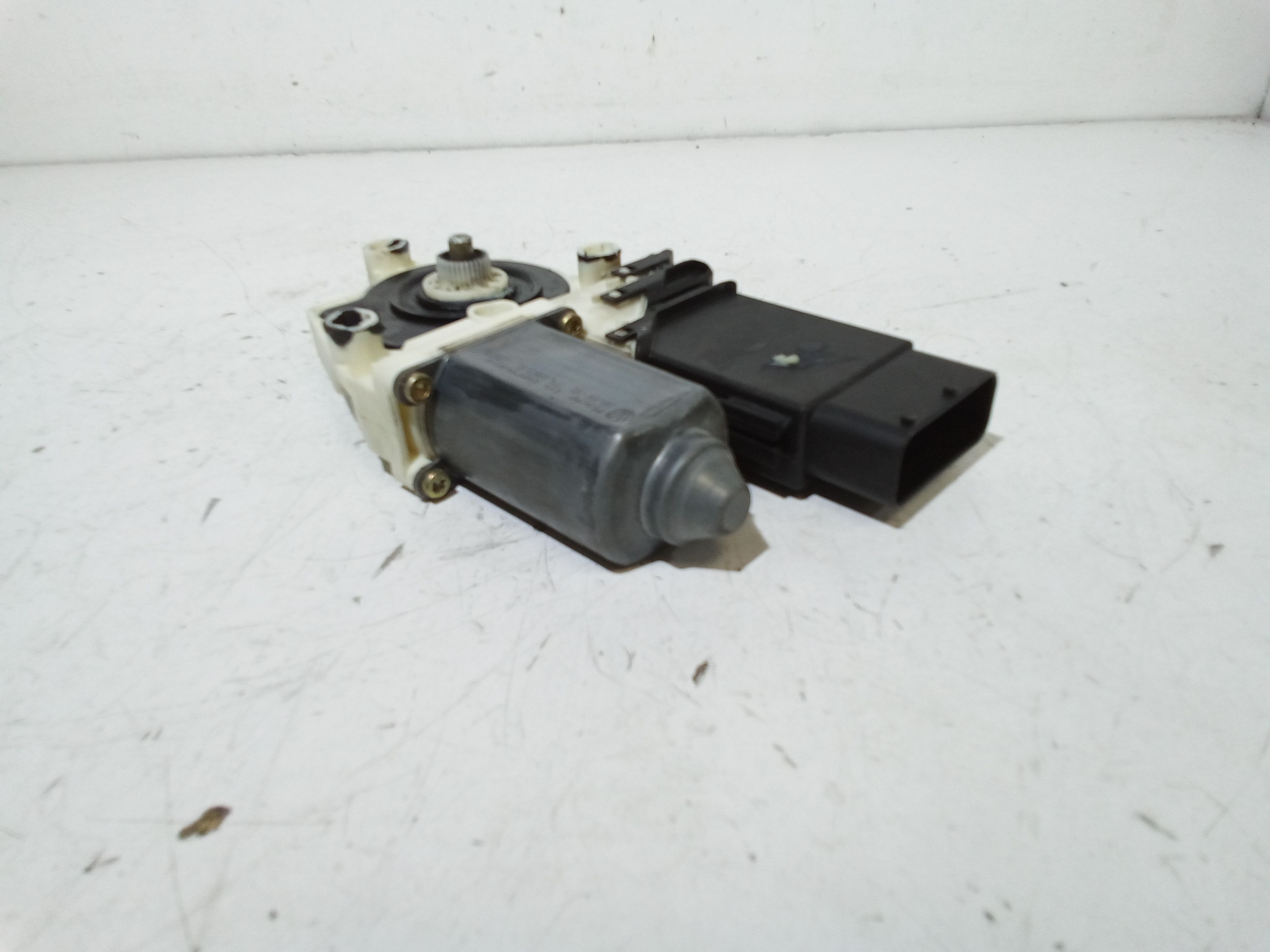 Motorino Alzavetro anteriore destra VOLKSWAGEN Golf 4 Berlina (97>03)