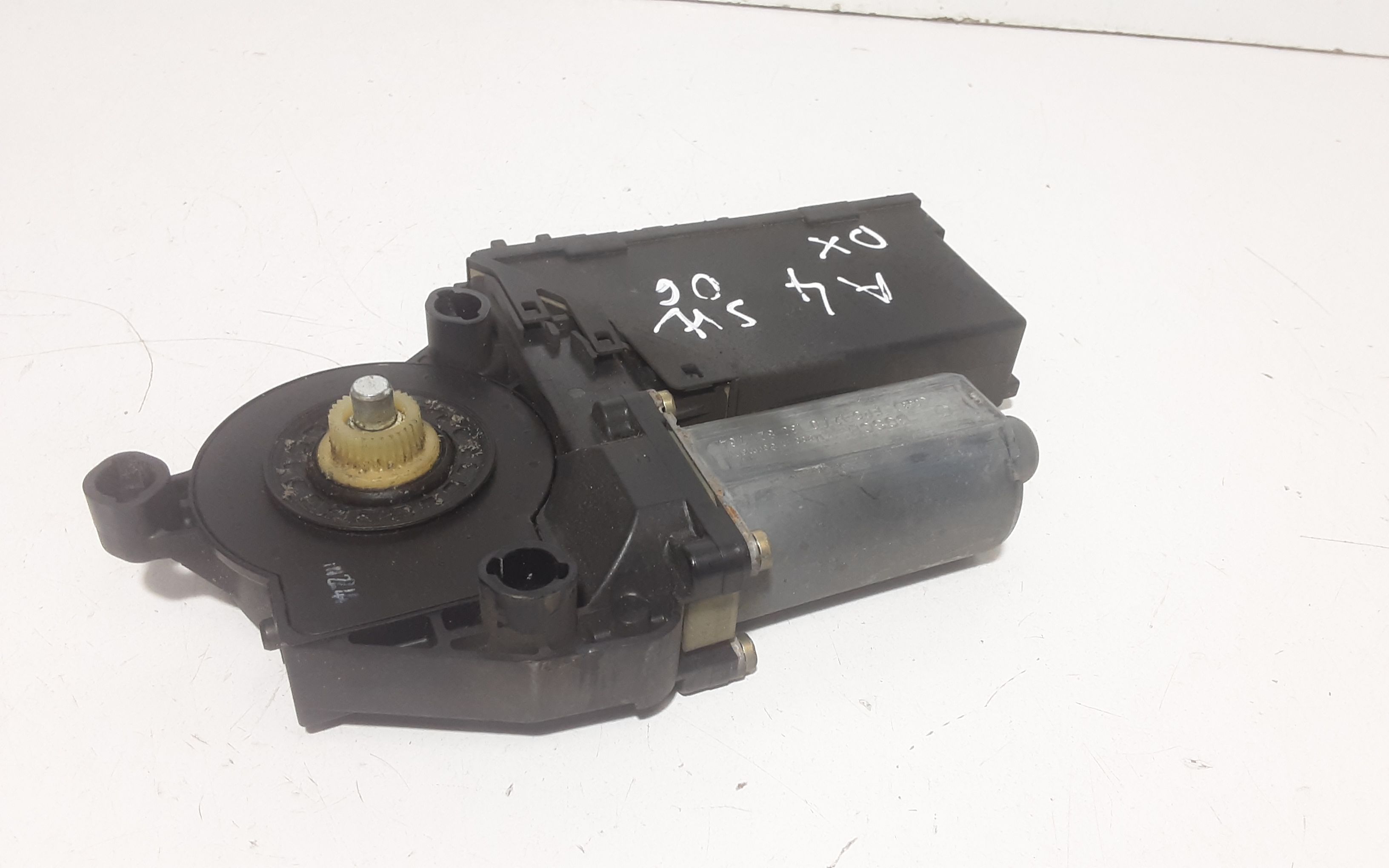 Motorino Alzavetro anteriore destra AUDI A4 Avant (8ED) (04>08)