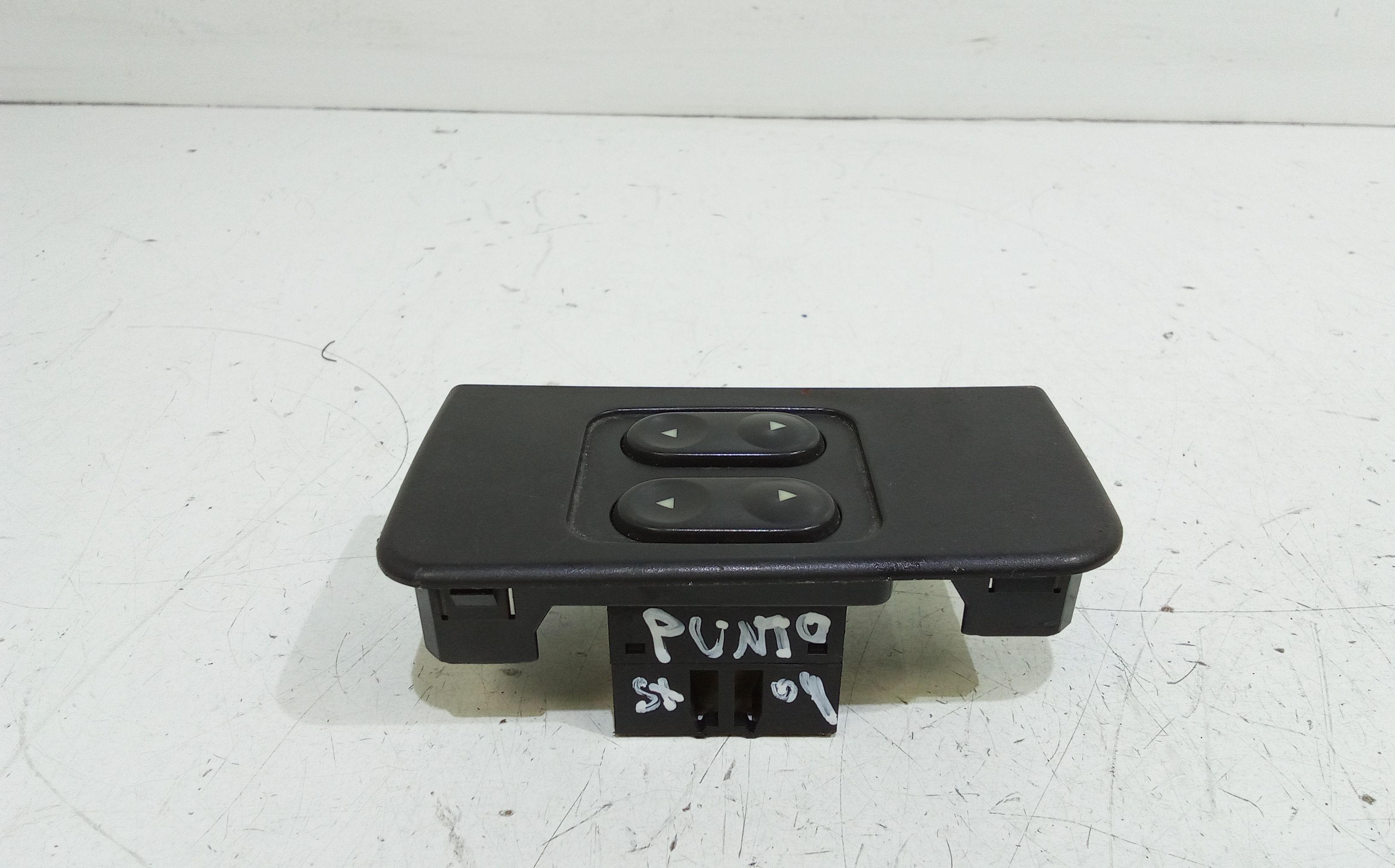 Pulsantiera anteriore sinistra Guida FIAT Punto Berlina 3P