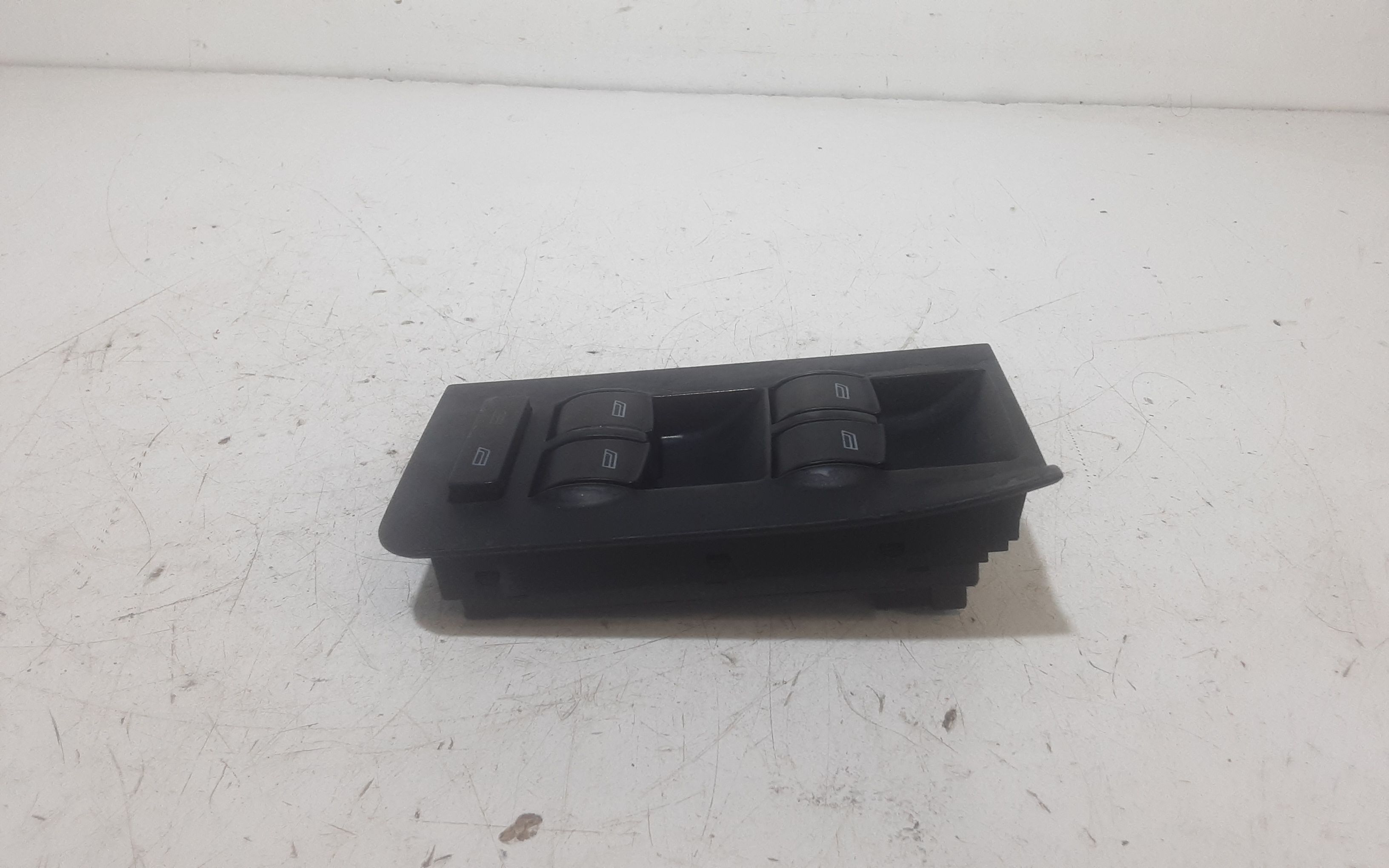 Pulsantiera anteriore sinistra Guida AUDI A6 Allroad (00>06)