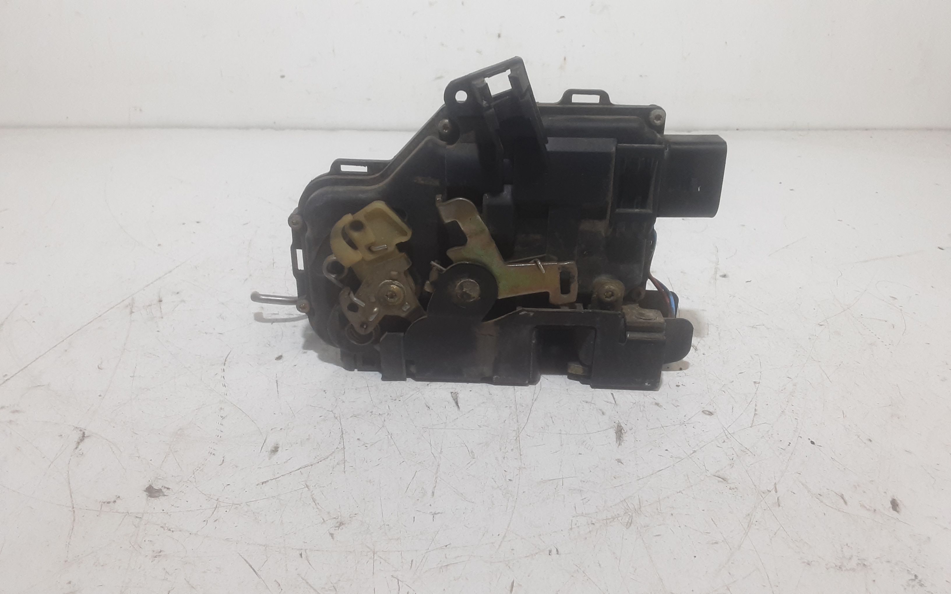 Serratura Anteriore Sinistra AUDI A6 Allroad (00>06)