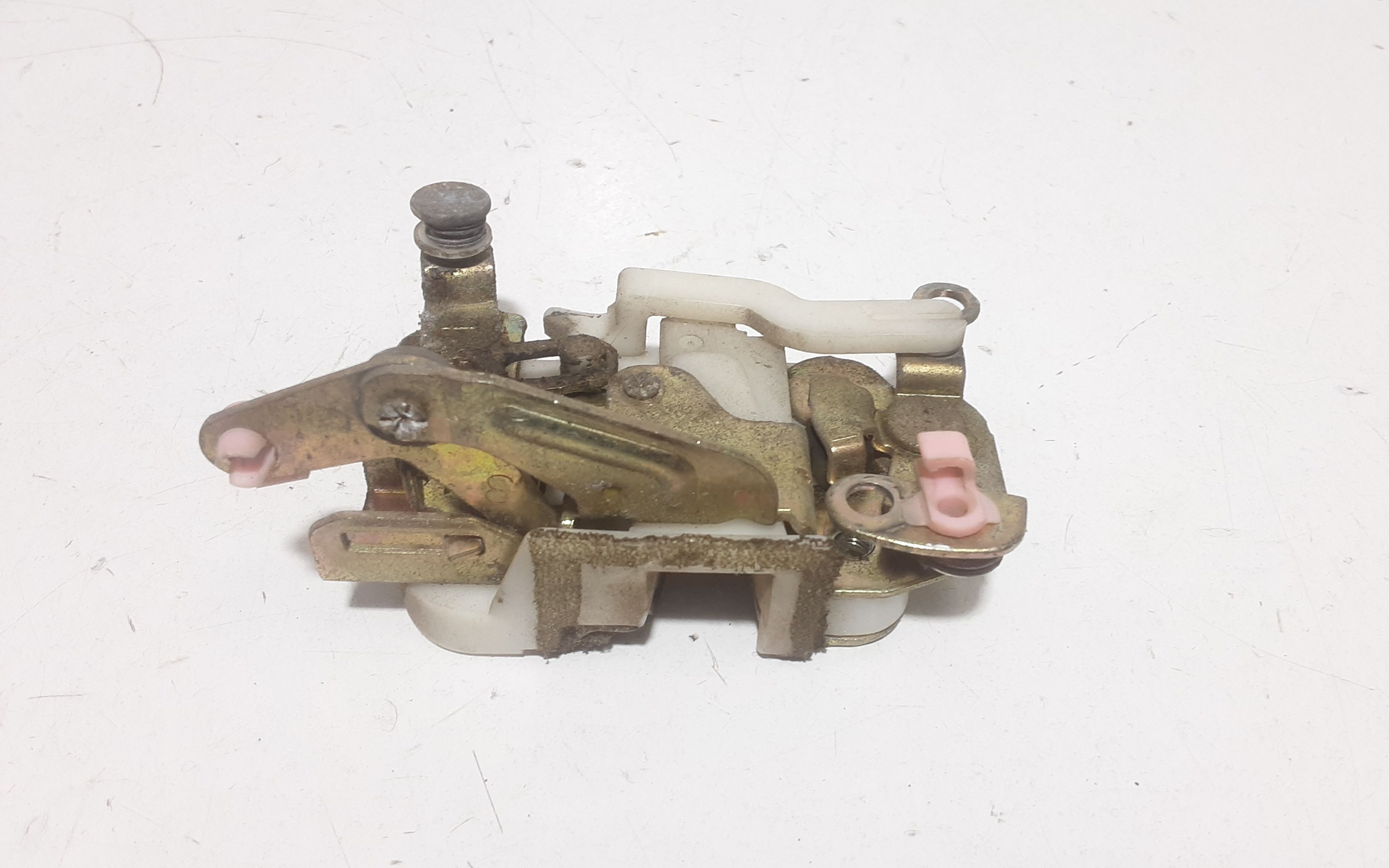 Serratura Anteriore Sinistra ISUZU D-MAX Serie Pick-Up (TFR, TFS) (02>12)