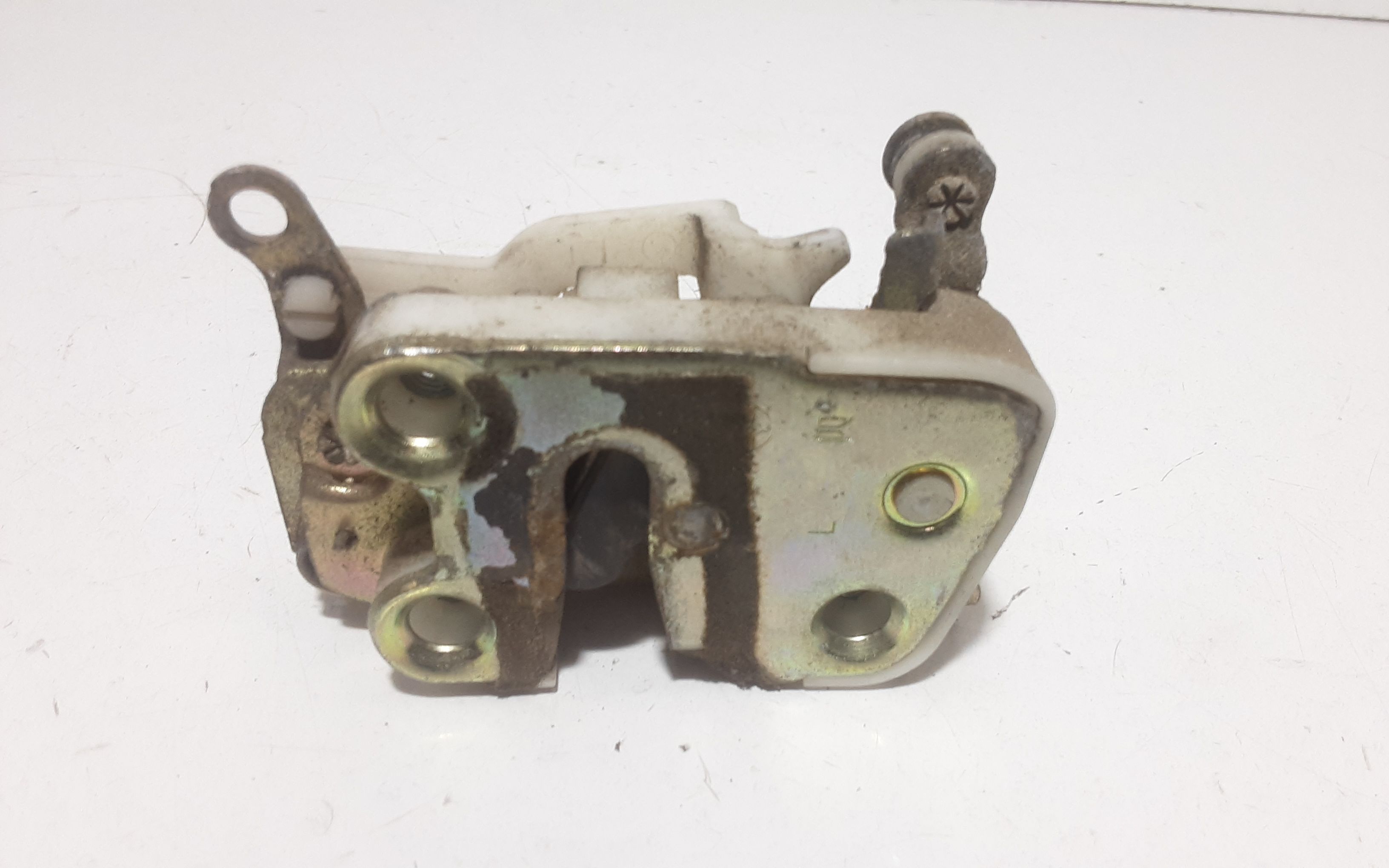 Serratura Anteriore Sinistra ISUZU D-MAX Serie Pick-Up (TFR, TFS) (02>12)