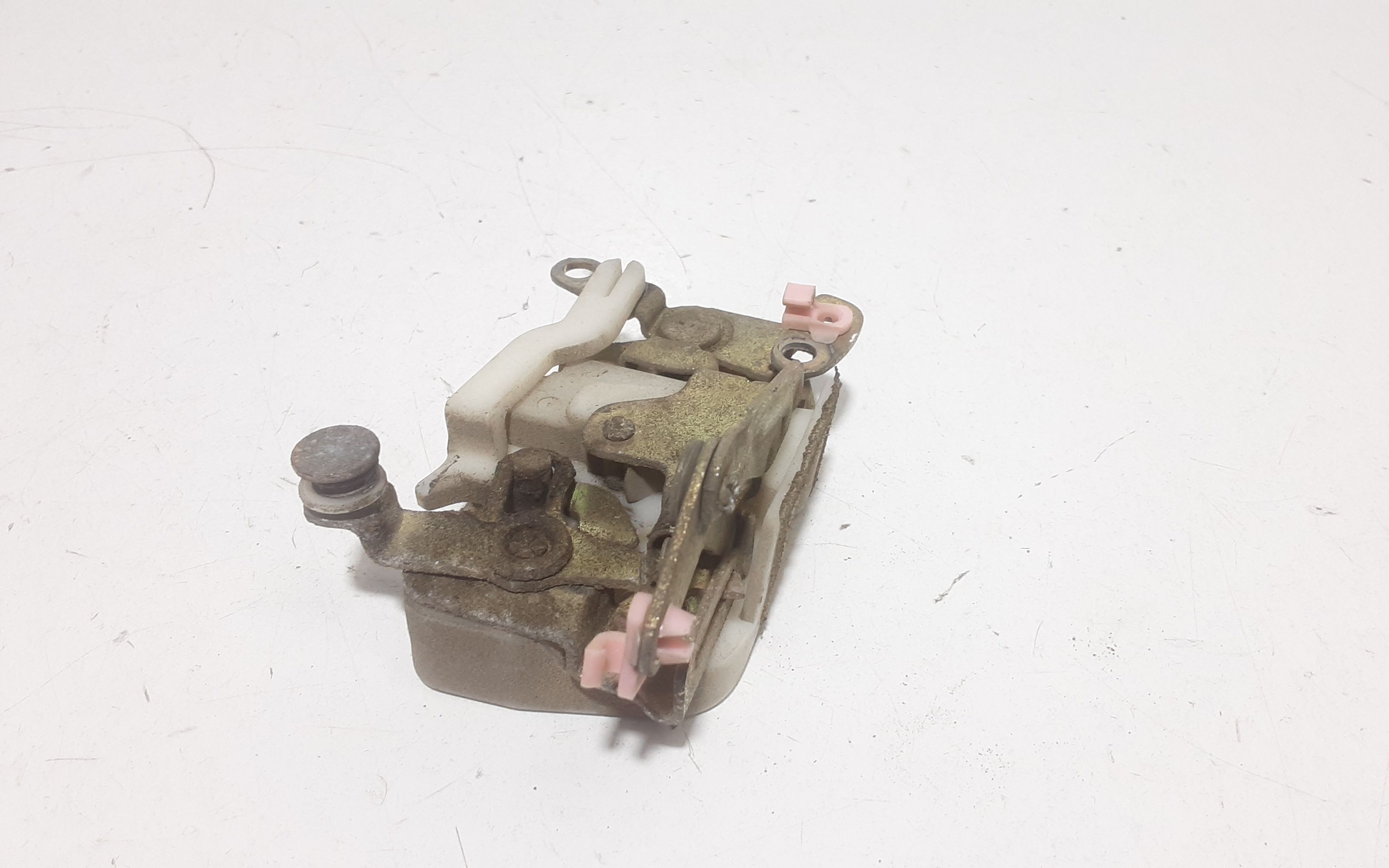 Serratura Anteriore Sinistra ISUZU D-MAX Serie Pick-Up (TFR, TFS) (02>12)