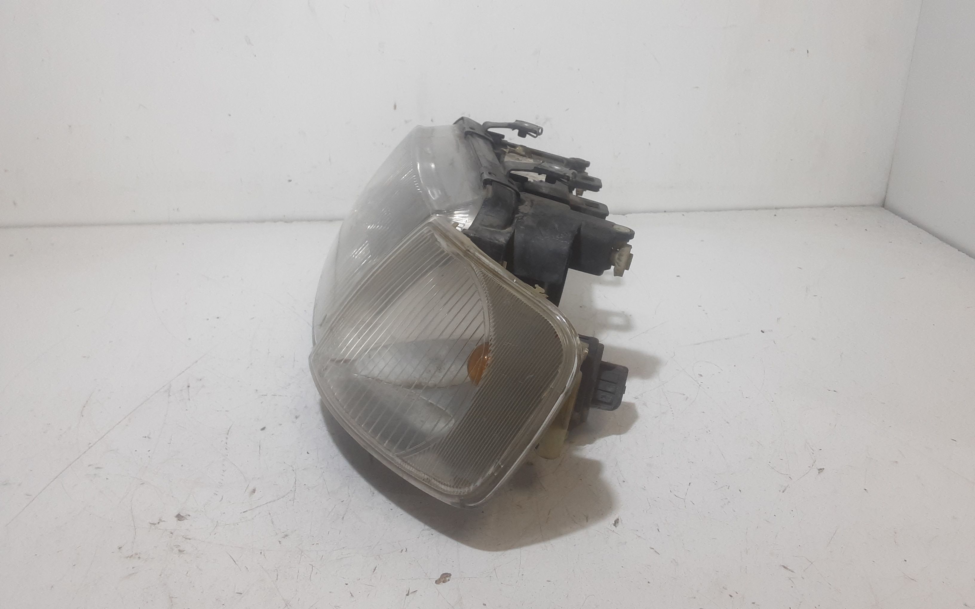 Faro anteriore Sinistro Guida AUDI A3 Serie (8L1) (00>03)