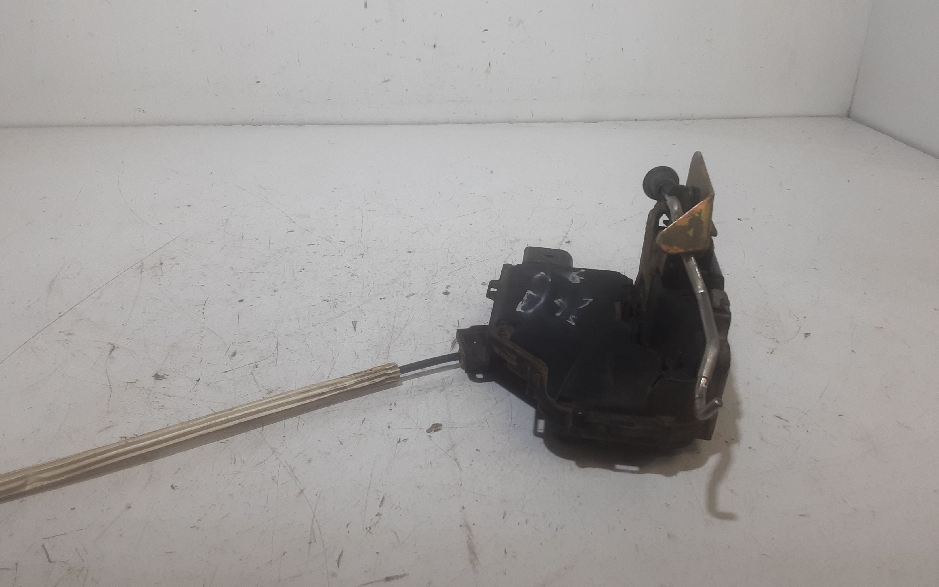 Serratura Anteriore Destra AUDI A6 Allroad (00>06)