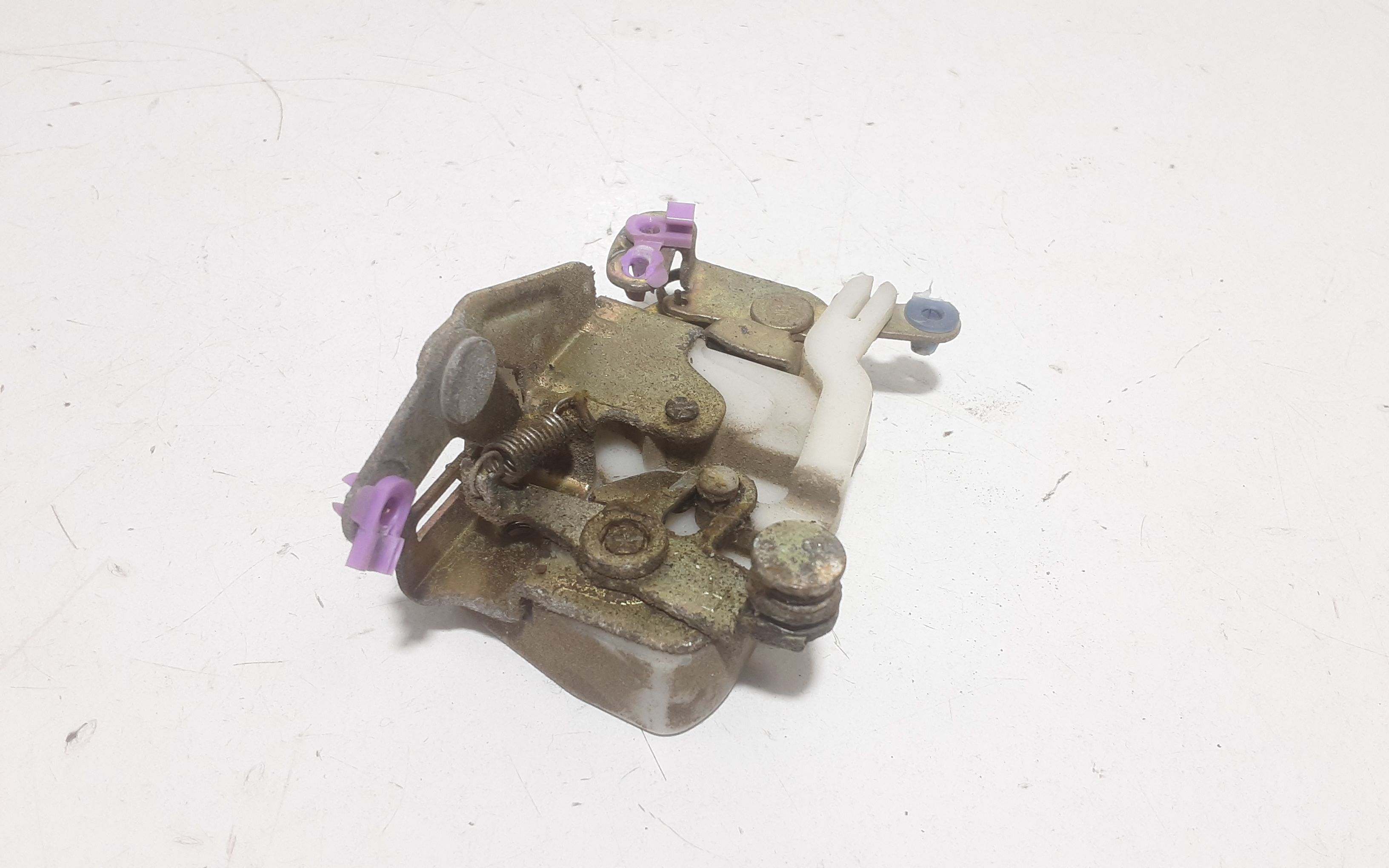 Serratura Anteriore Destra ISUZU D-MAX Serie Pick-Up (TFR, TFS) (02>12)