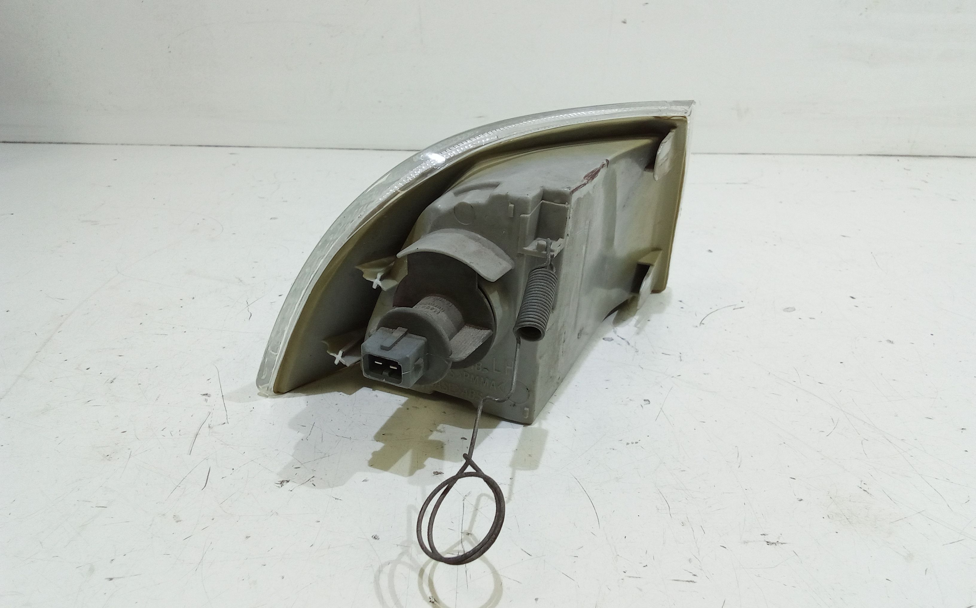 Freccia fanalino ant SX lato guida FIAT Punto Berlina 3P