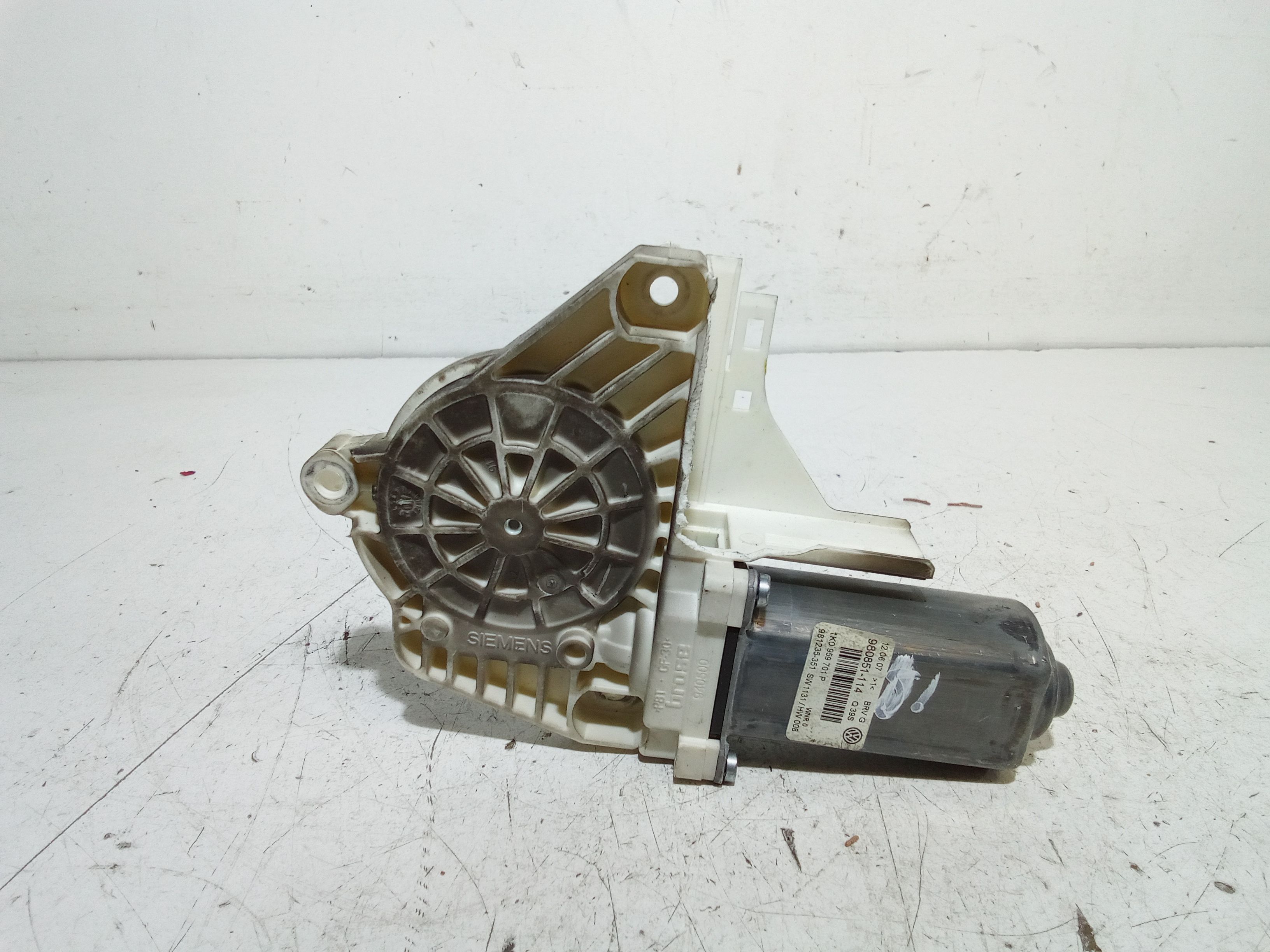 Motorino Alzavetro anteriore Sinistro VOLKSWAGEN Passat Berlina 4 Serie