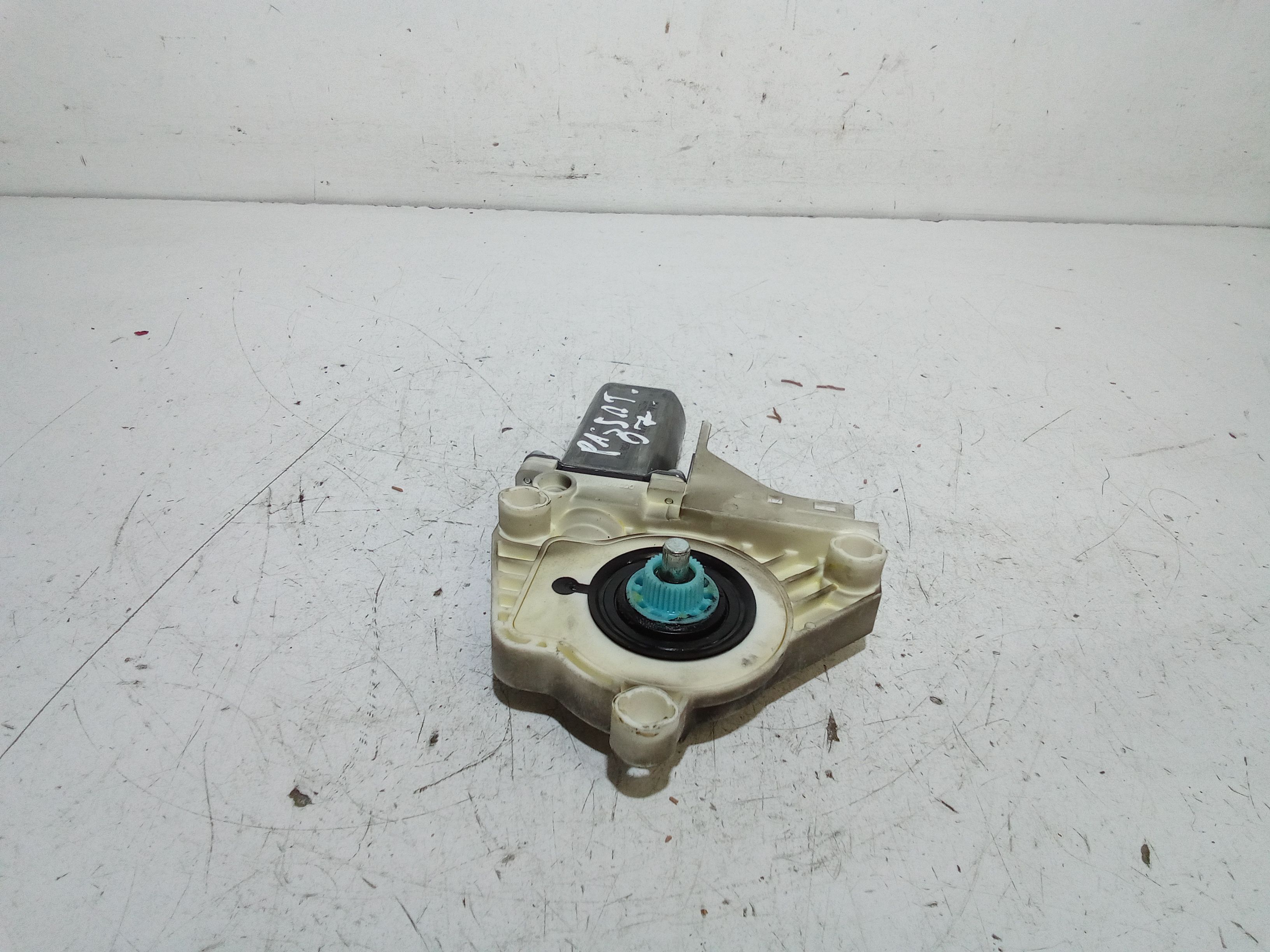 Motorino Alzavetro anteriore Sinistro VOLKSWAGEN Passat Berlina 4 Serie