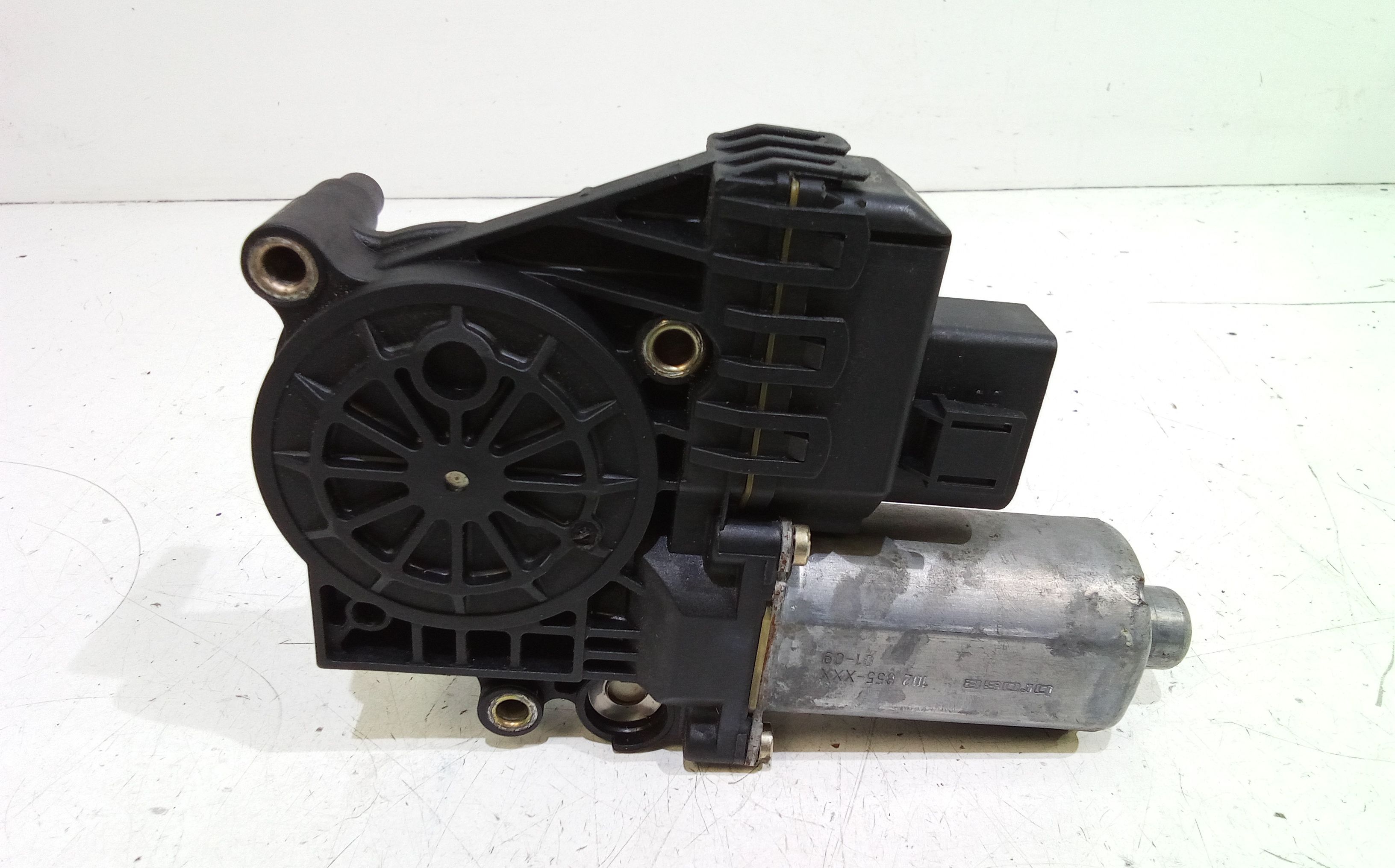 Motorino Alzavetro anteriore Sinistro AUDI A6 Berlina Serie C5 (4B2) (97>04)