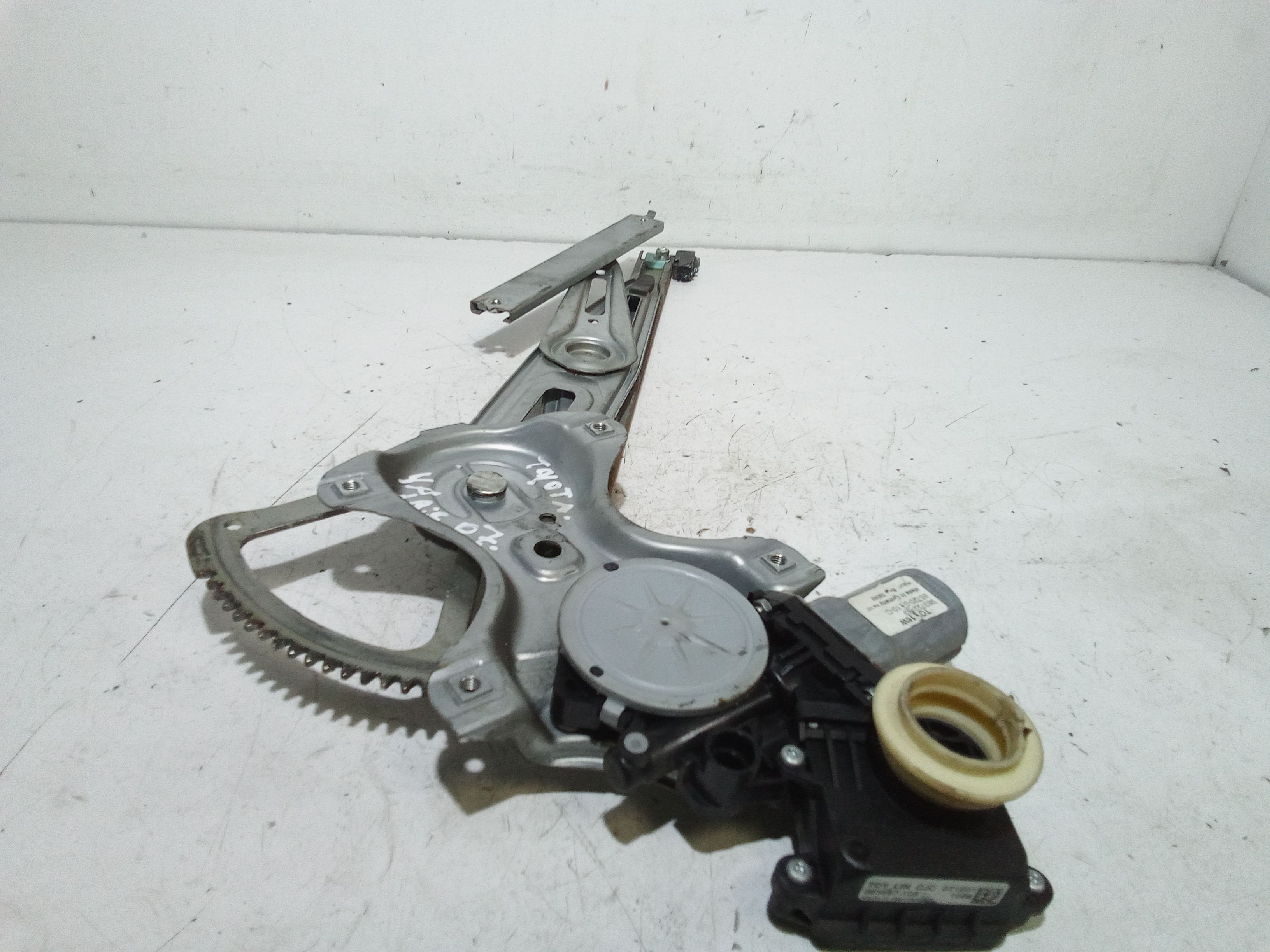 Cremagliera anteriore sinistra Guida TOYOTA Yaris Serie (05>08)