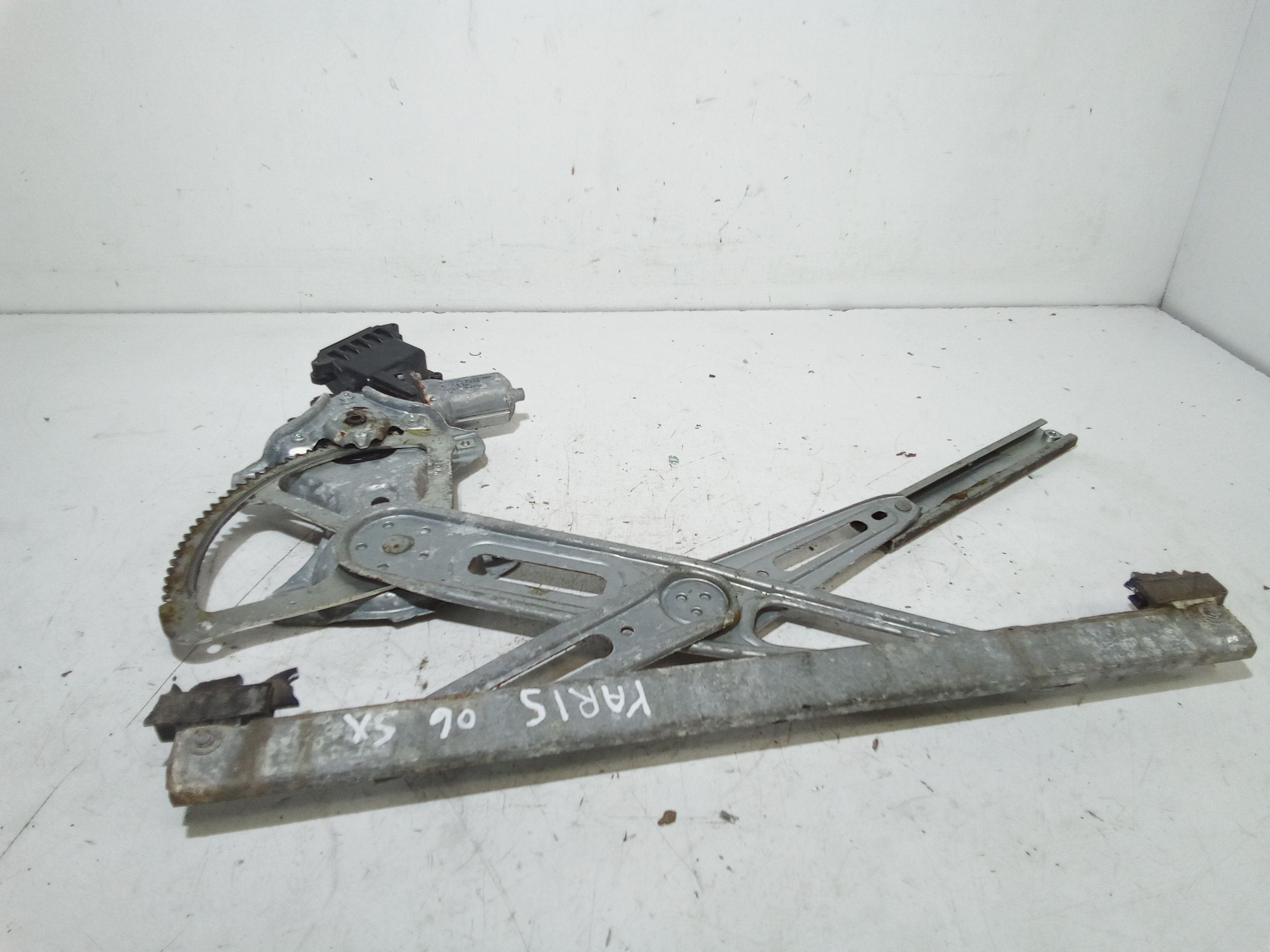 Cremagliera anteriore sinistra Guida TOYOTA Yaris Serie (05>08)