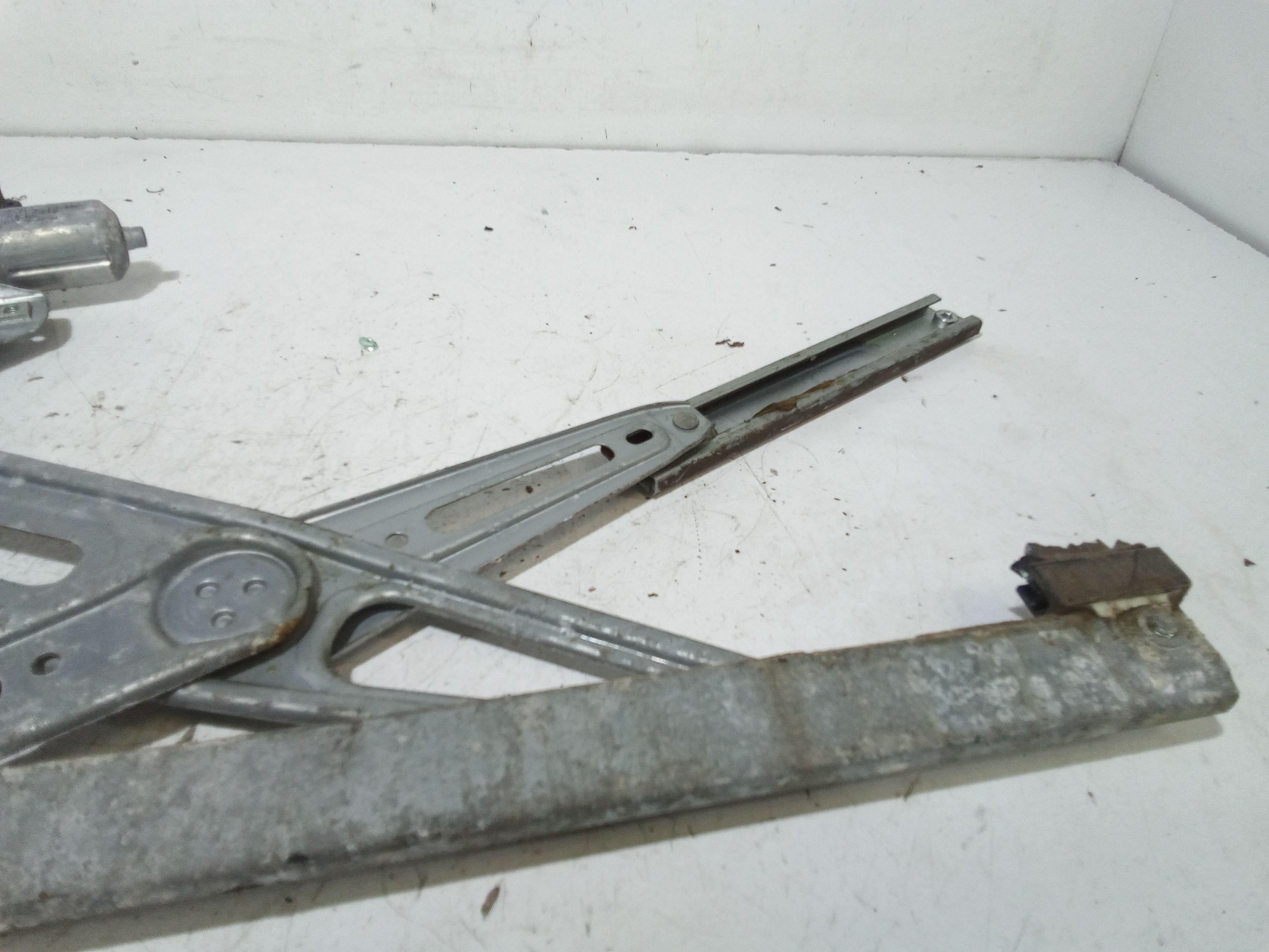 Cremagliera anteriore sinistra Guida TOYOTA Yaris Serie (05>08)